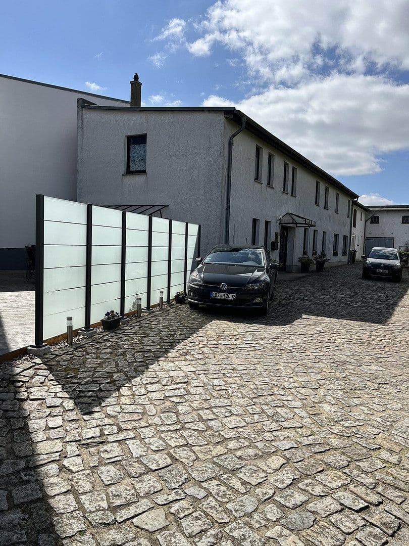 Prodej domu 179 m², pozemek 1.108 m², Bahnhofstraße 2, Lübz, Mecklenburg-Vorpommern Prodej domu 179 m², pozemek 1.108 m², Bahnhofstraße 2, Lübz, Mecklenburg-Vorpommern