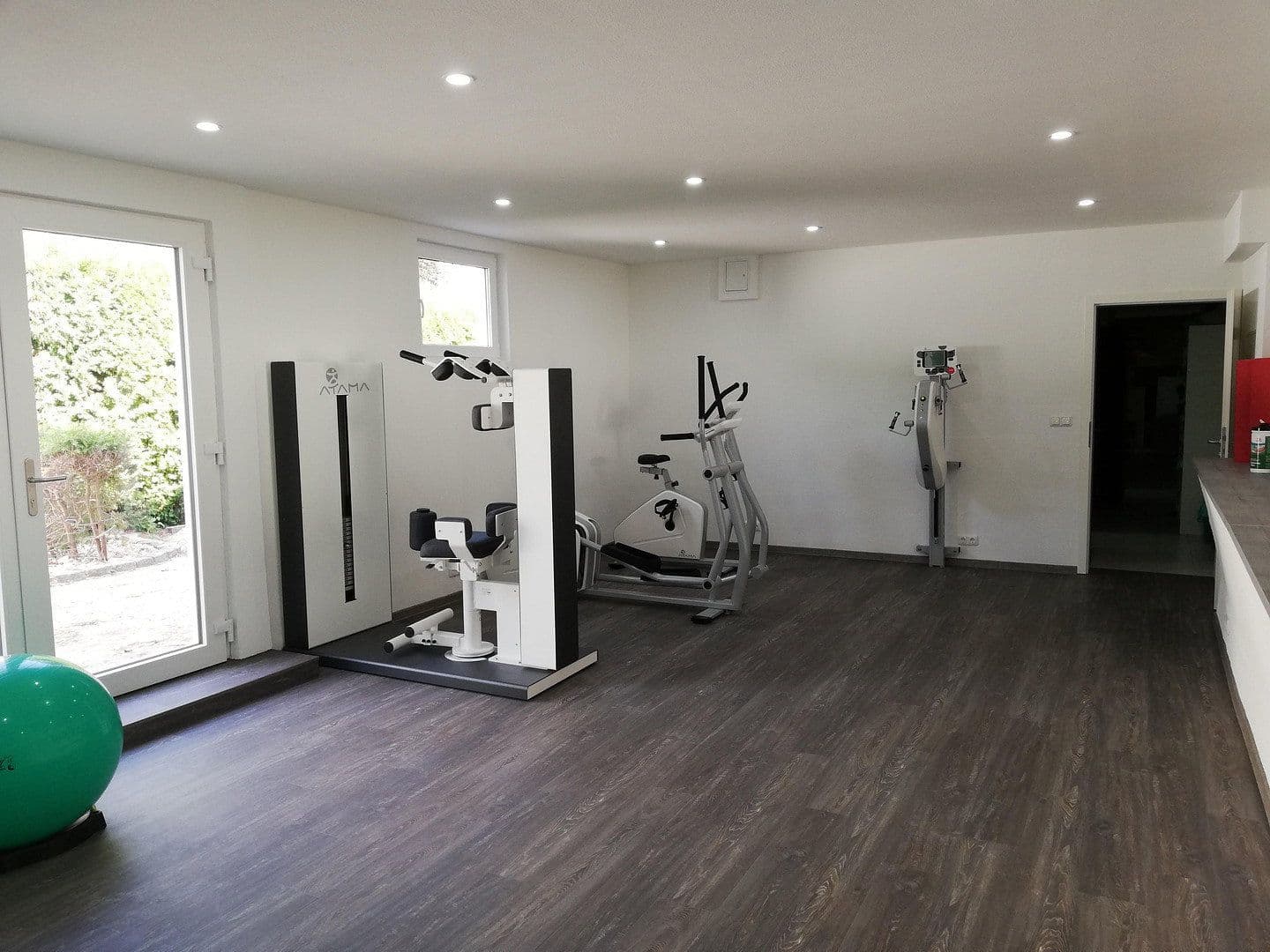 Prodej domu 179 m², pozemek 1.108 m², Bahnhofstraße 2, Lübz, Mecklenburg-Vorpommern Prodej domu 179 m², pozemek 1.108 m², Bahnhofstraße 2, Lübz, Mecklenburg-Vorpommern