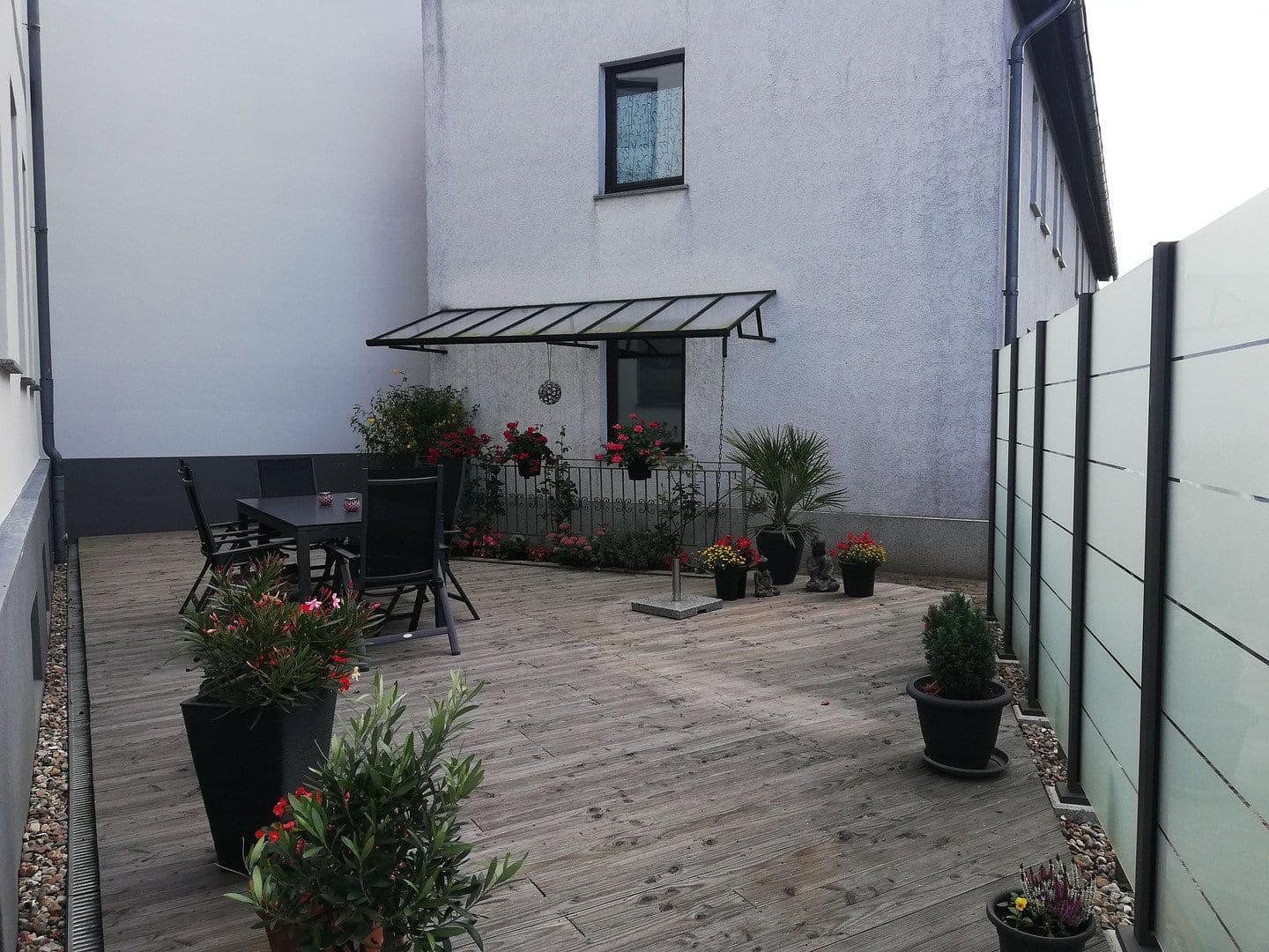 Prodej domu 179 m², pozemek 1.108 m², Bahnhofstraße 2, Lübz, Mecklenburg-Vorpommern Prodej domu 179 m², pozemek 1.108 m², Bahnhofstraße 2, Lübz, Mecklenburg-Vorpommern