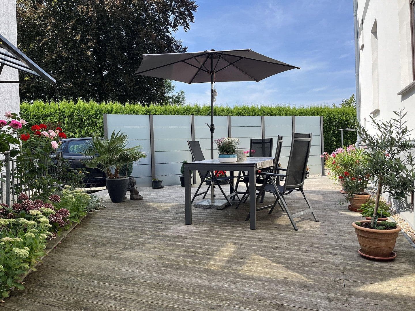 Prodej domu 179 m², pozemek 1.108 m², Bahnhofstraße 2, Lübz, Mecklenburg-Vorpommern Prodej domu 179 m², pozemek 1.108 m², Bahnhofstraße 2, Lübz, Mecklenburg-Vorpommern