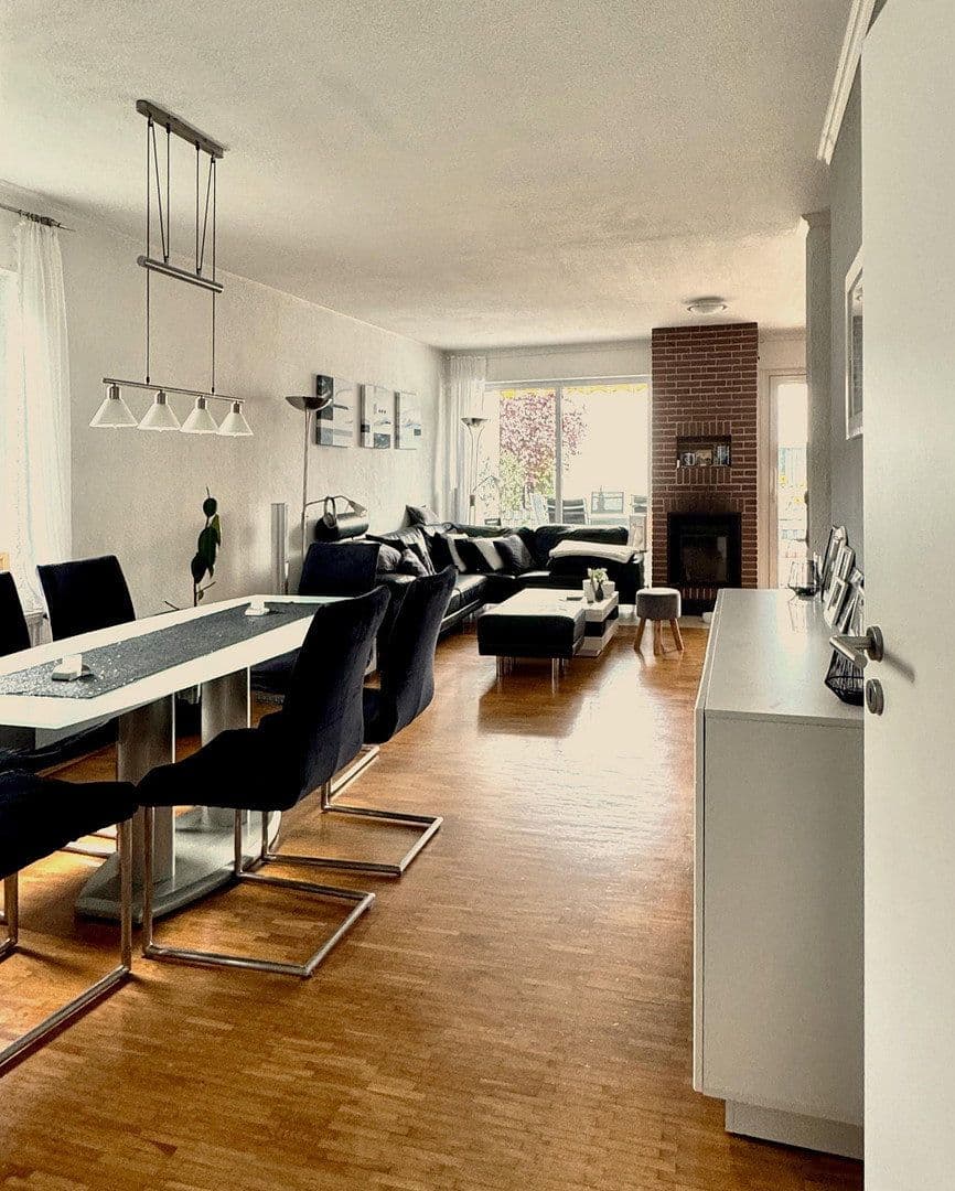Prodej domu 120 m², pozemek 250 m², Weiterstadt, Hessen Prodej domu 120 m², pozemek 250 m², Weiterstadt, Hessen