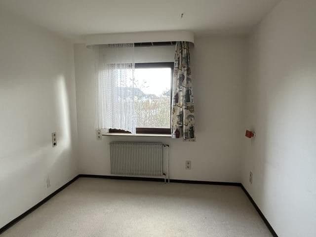 Prodej domu 240 m², pozemek 731 m², Taunusstrasse 48, Herrenberg, Bádensko-Württembersko Prodej domu 240 m², pozemek 731 m², Taunusstrasse 48, Herrenberg, Bádensko-Württembersko