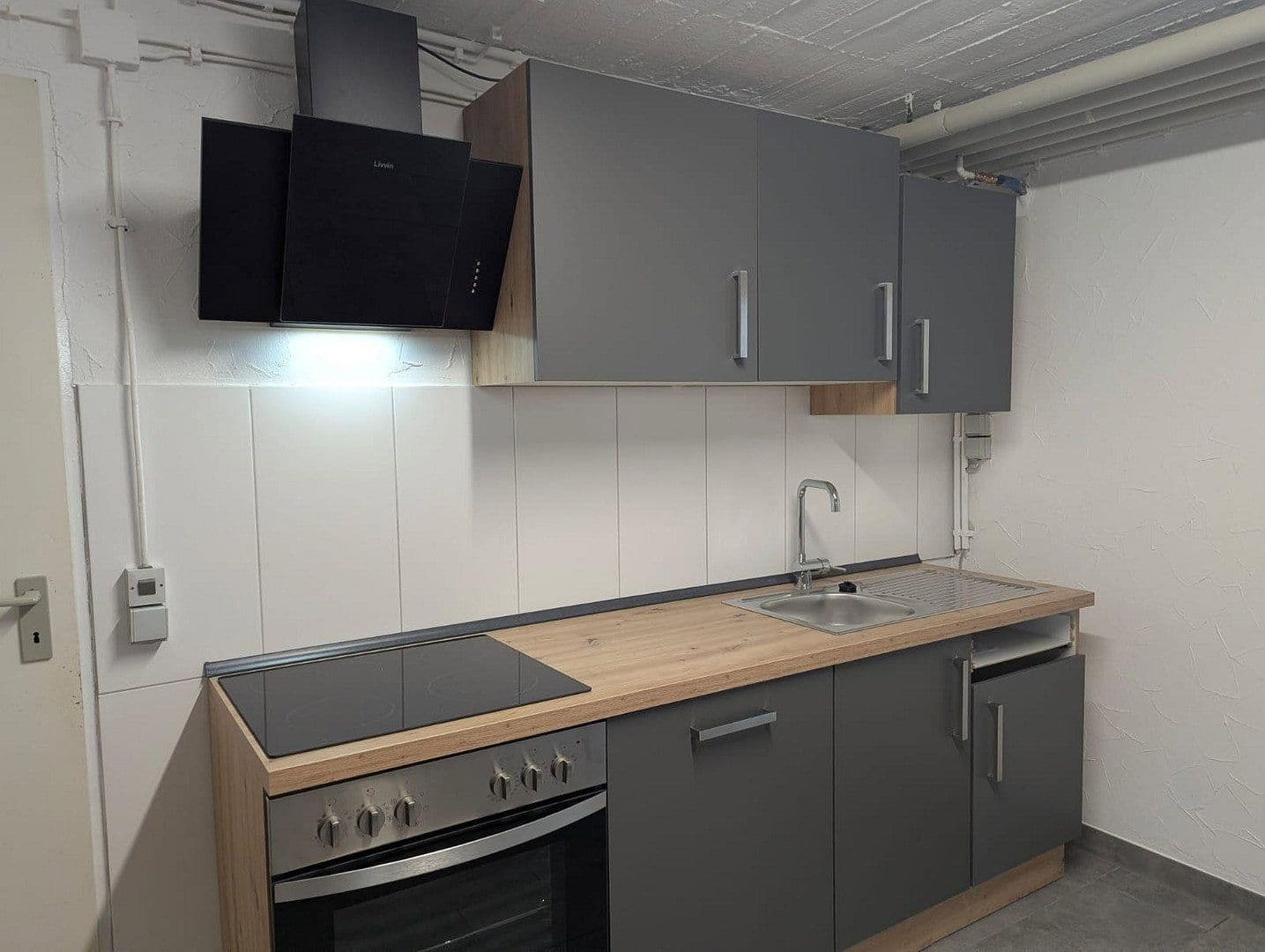 Pronájem bytu 1+1 55 m², Rottenburg am Neckar, Bádensko-Württembersko Pronájem bytu 1+1 55 m², Rottenburg am Neckar, Bádensko-Württembersko