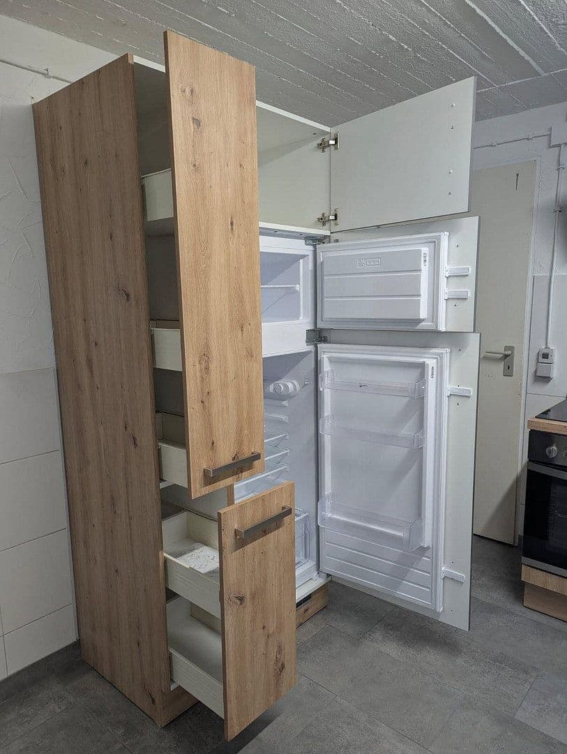 Pronájem bytu 1+1 55 m², Rottenburg am Neckar, Bádensko-Württembersko Pronájem bytu 1+1 55 m², Rottenburg am Neckar, Bádensko-Württembersko