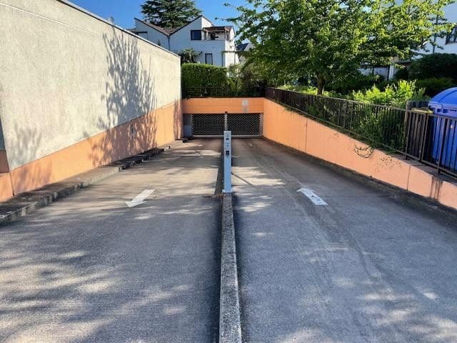 Prodej garáže, Wieblinger Weg, Heidelberg, Bádensko-Württembersko Prodej garáže, Wieblinger Weg, Heidelberg, Bádensko-Württembersko