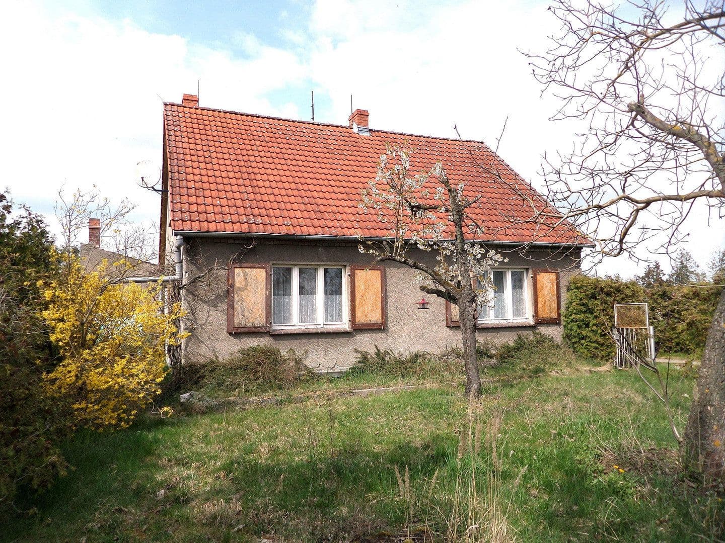 Prodej domu 79 m², pozemek 3.085 m², Doberlug-Kirchhain, Braniborsko Prodej domu 79 m², pozemek 3.085 m², Doberlug-Kirchhain, Braniborsko