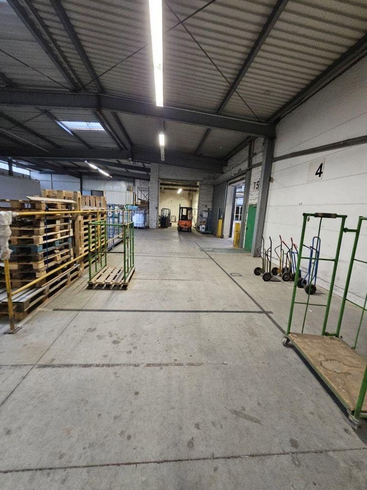 Pronájem nebytového prostoru 8.000 m², Solingen, Severní Porýní-Vestfálsko Pronájem nebytového prostoru 8.000 m², Solingen, Severní Porýní-Vestfálsko