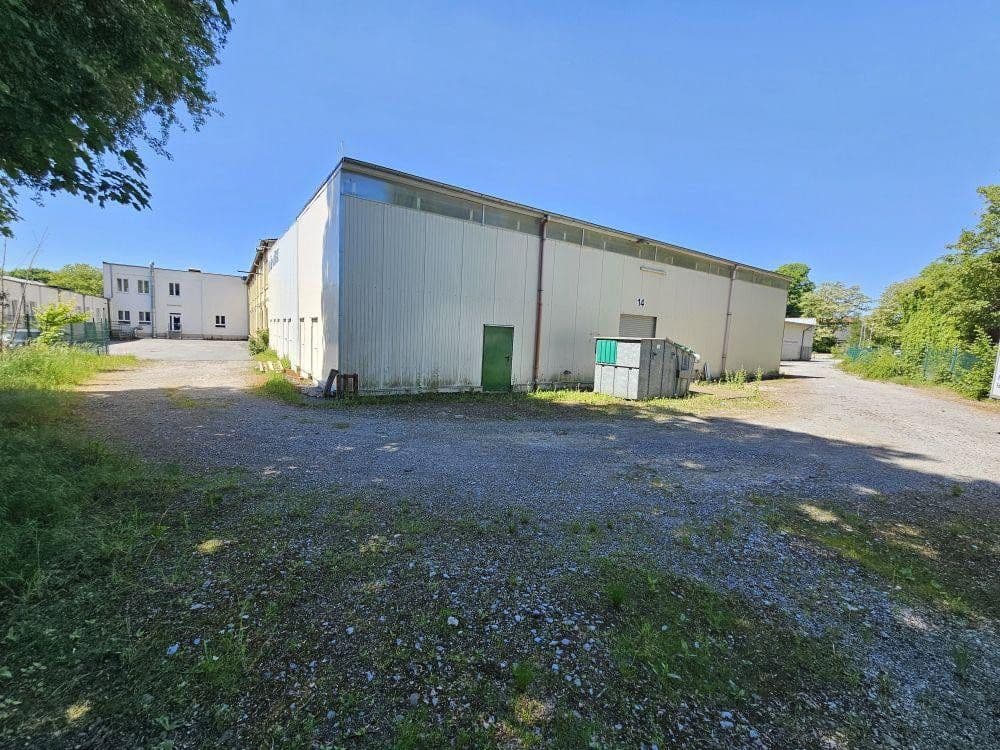 Pronájem nebytového prostoru 8.000 m², Solingen, Severní Porýní-Vestfálsko Pronájem nebytového prostoru 8.000 m², Solingen, Severní Porýní-Vestfálsko