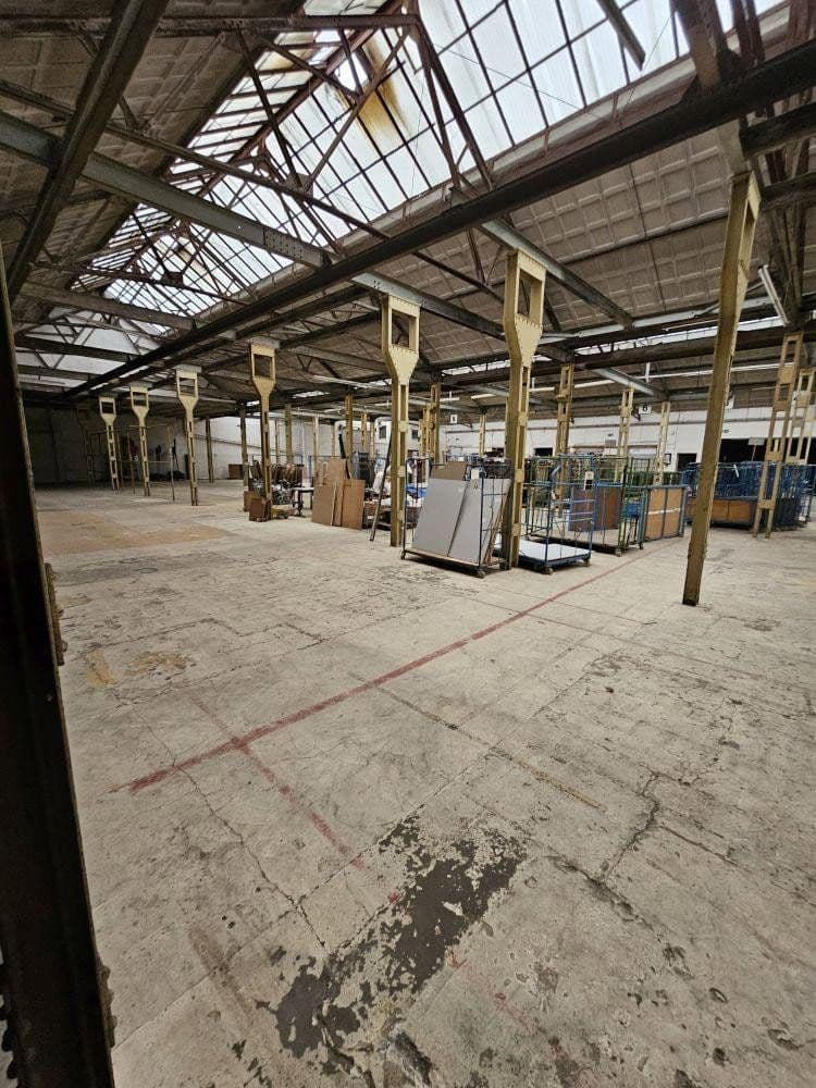 Pronájem nebytového prostoru 8.000 m², Solingen, Severní Porýní-Vestfálsko Pronájem nebytového prostoru 8.000 m², Solingen, Severní Porýní-Vestfálsko