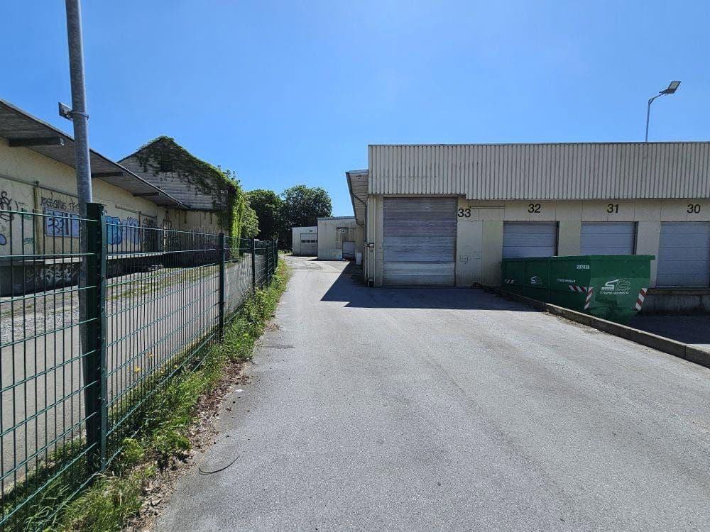 Pronájem nebytového prostoru 8.000 m², Solingen, Severní Porýní-Vestfálsko Pronájem nebytového prostoru 8.000 m², Solingen, Severní Porýní-Vestfálsko