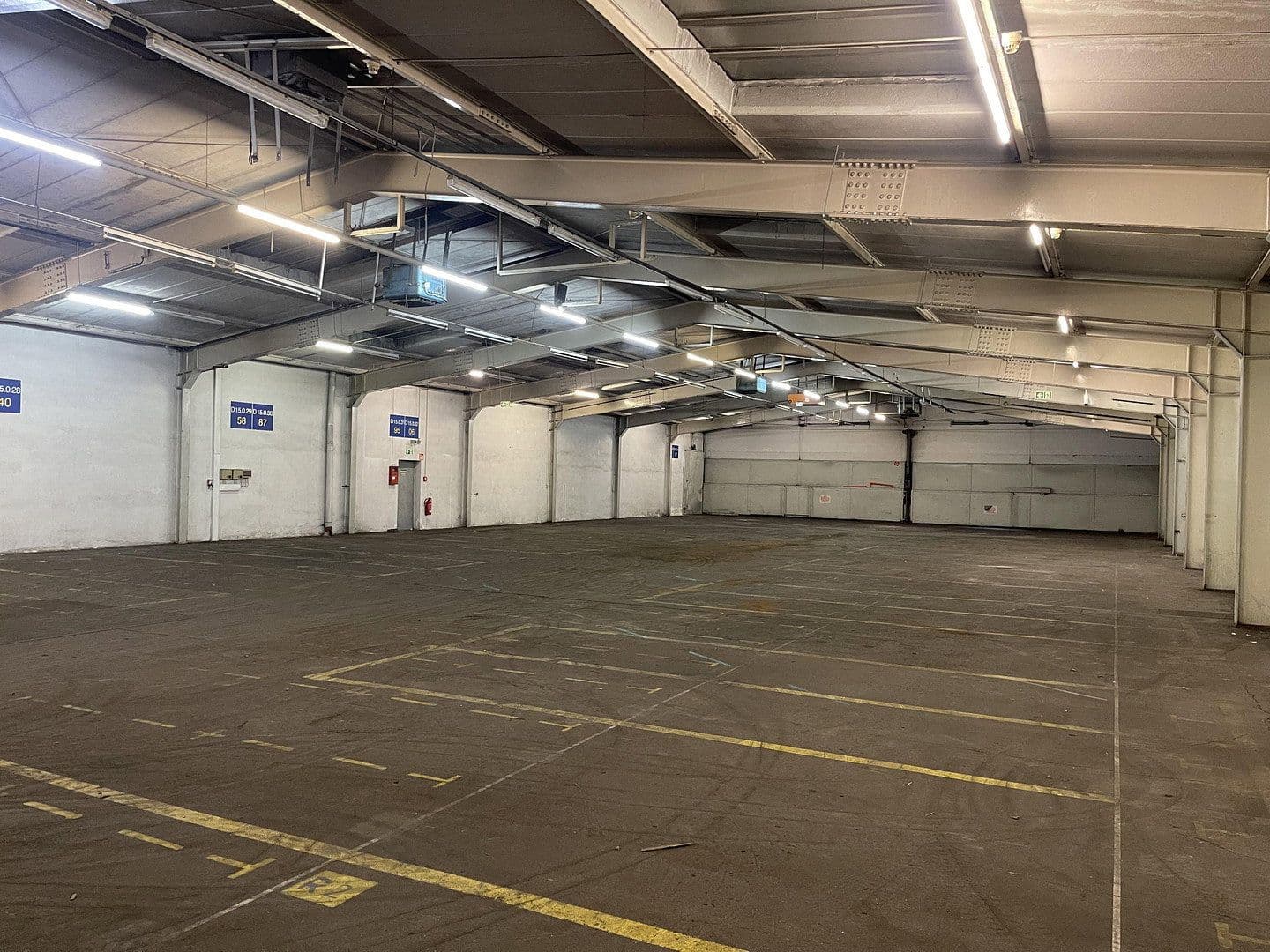 Pronájem nebytového prostoru 2.400 m², Im Gewerbepark 1, Hunderdorf, Bavorsko Pronájem nebytového prostoru 2.400 m², Im Gewerbepark 1, Hunderdorf, Bavorsko