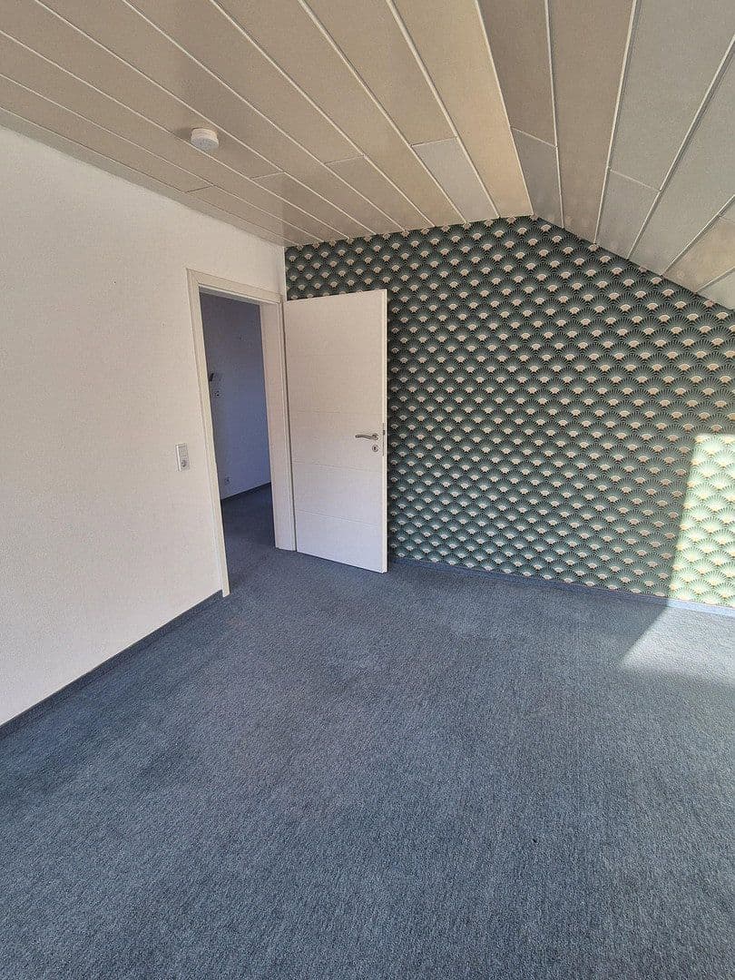 Pronájem bytu 3+1 85 m², Eberdingen, Bádensko-Württembersko Pronájem bytu 3+1 85 m², Eberdingen, Bádensko-Württembersko