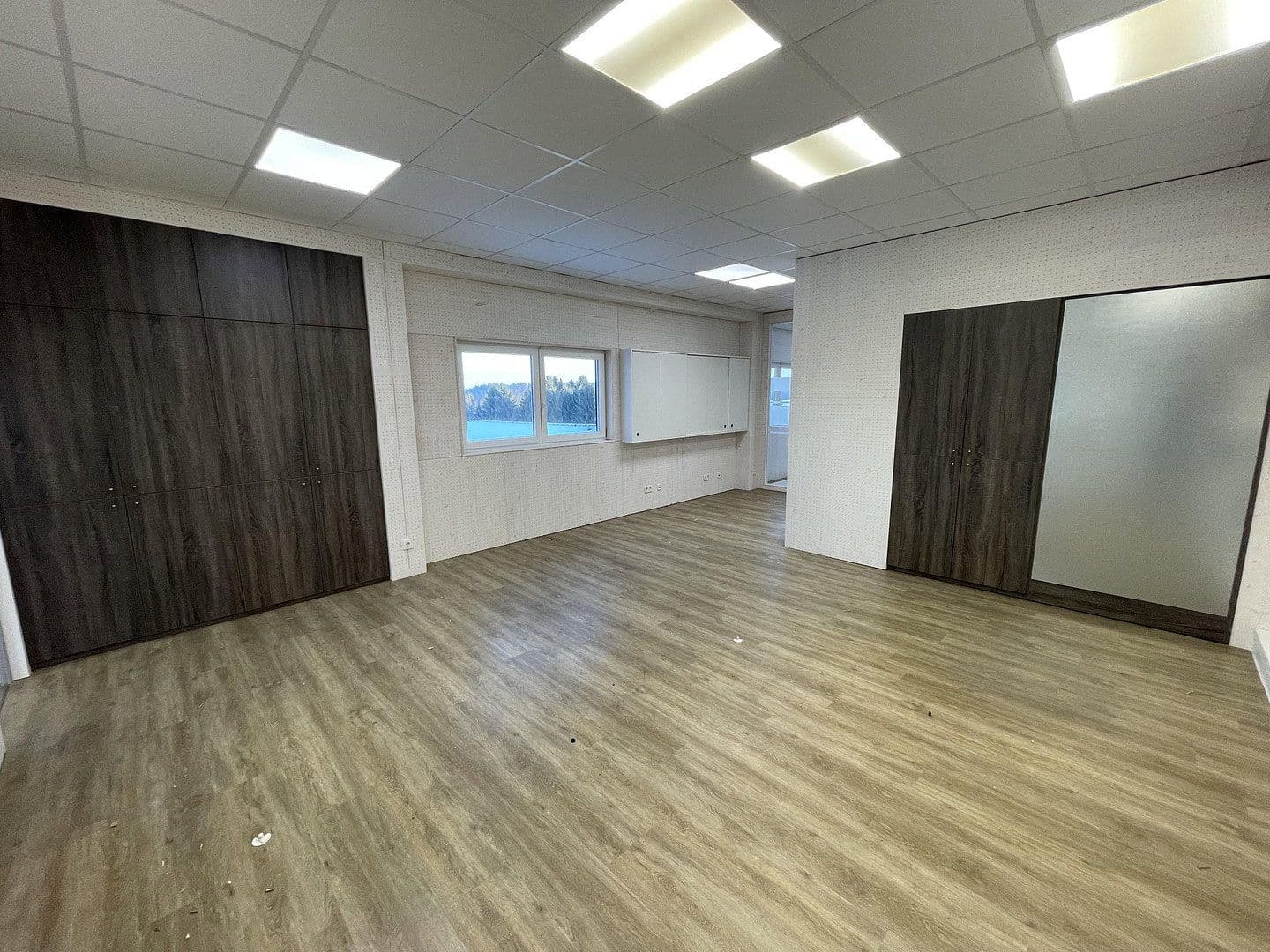 Pronájem nebytového prostoru 1.580 m², Allinger Straße 8c, Vilshofen an der Donau, Bavorsko Pronájem nebytového prostoru 1.580 m², Allinger Straße 8c, Vilshofen an der Donau, Bavorsko
