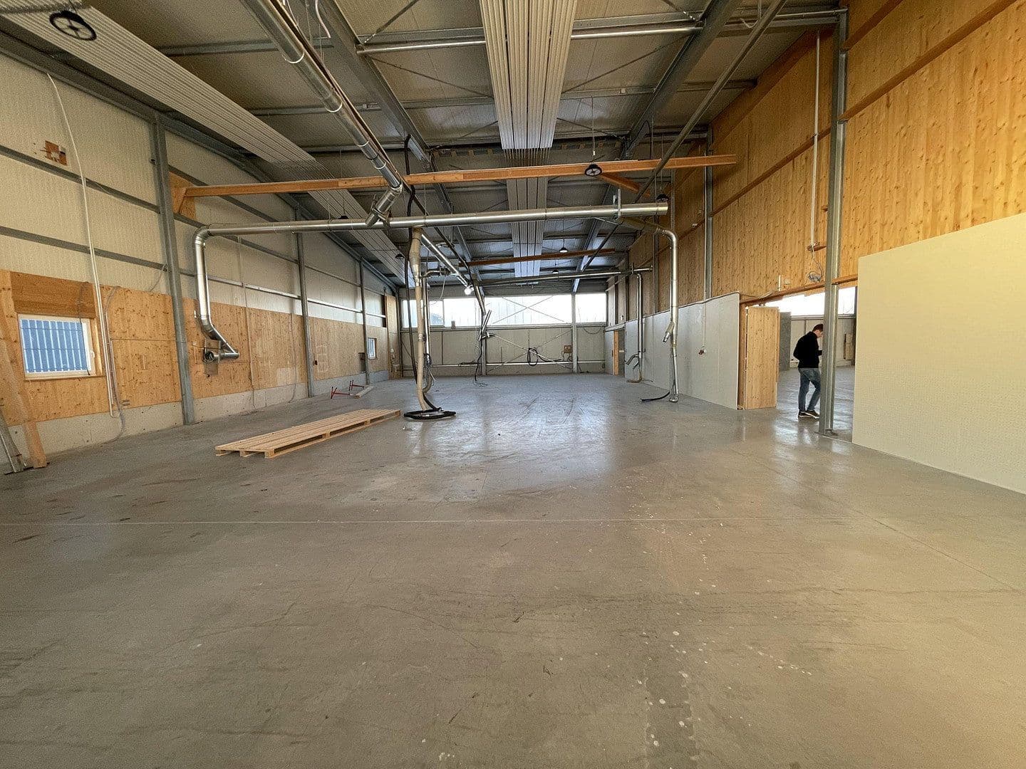 Pronájem nebytového prostoru 1.580 m², Allinger Straße 8c, Vilshofen an der Donau, Bavorsko Pronájem nebytového prostoru 1.580 m², Allinger Straße 8c, Vilshofen an der Donau, Bavorsko