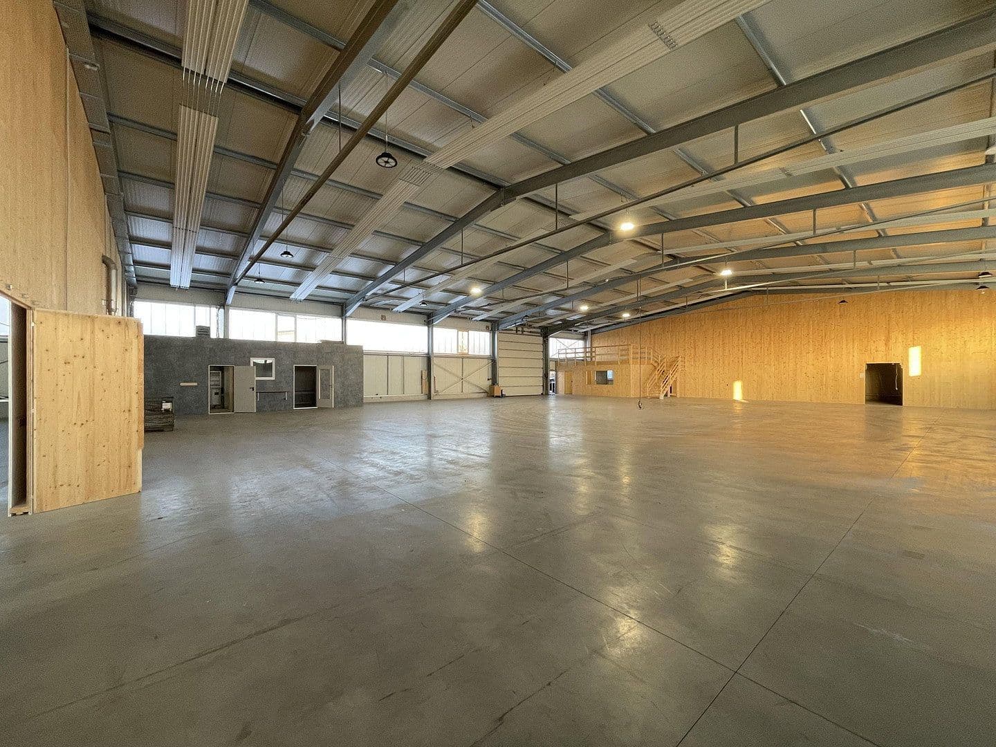 Pronájem nebytového prostoru 1.580 m², Allinger Straße 8c, Vilshofen an der Donau, Bavorsko Pronájem nebytového prostoru 1.580 m², Allinger Straße 8c, Vilshofen an der Donau, Bavorsko