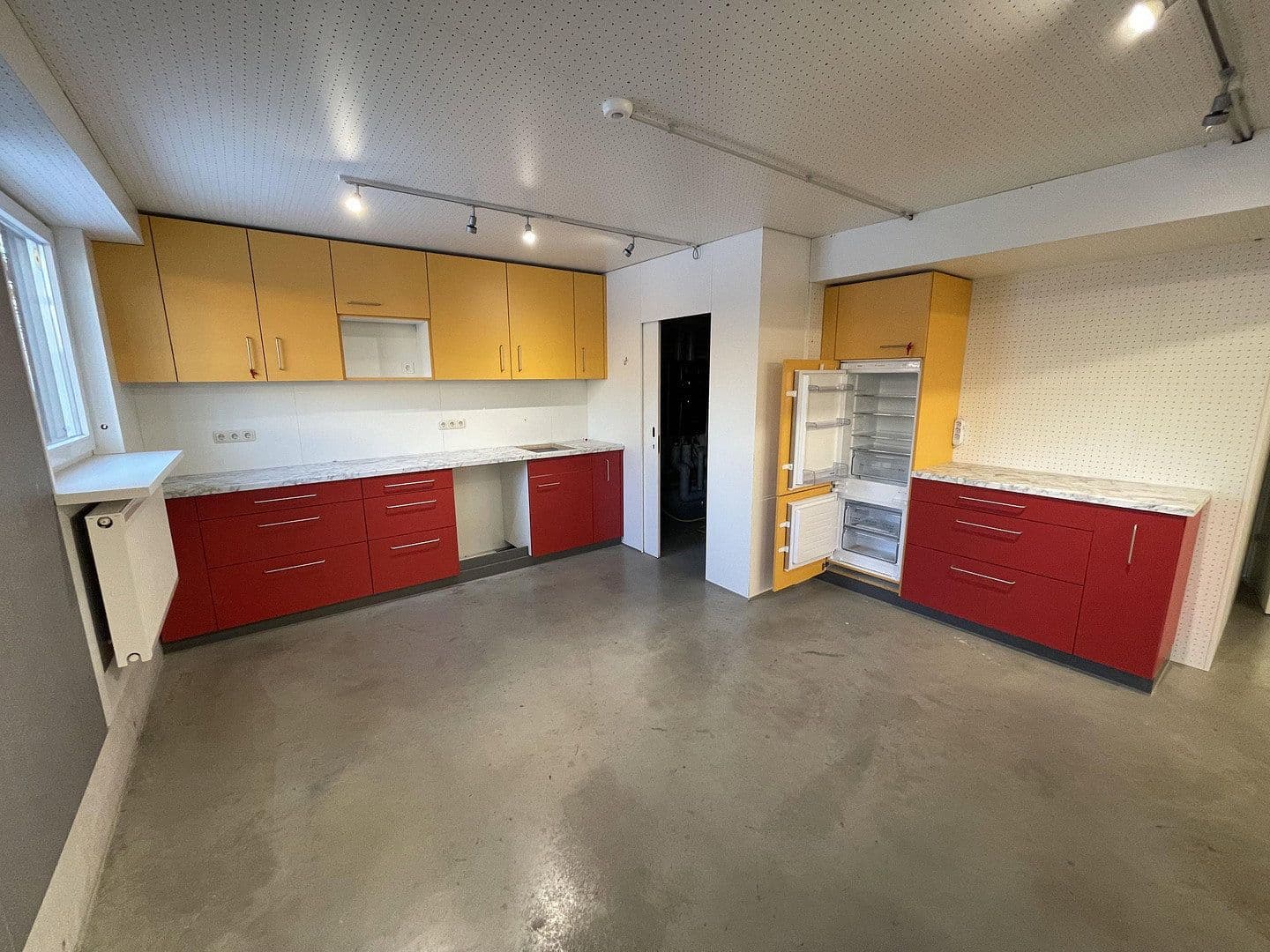 Pronájem nebytového prostoru 1.580 m², Allinger Straße 8c, Vilshofen an der Donau, Bavorsko Pronájem nebytového prostoru 1.580 m², Allinger Straße 8c, Vilshofen an der Donau, Bavorsko