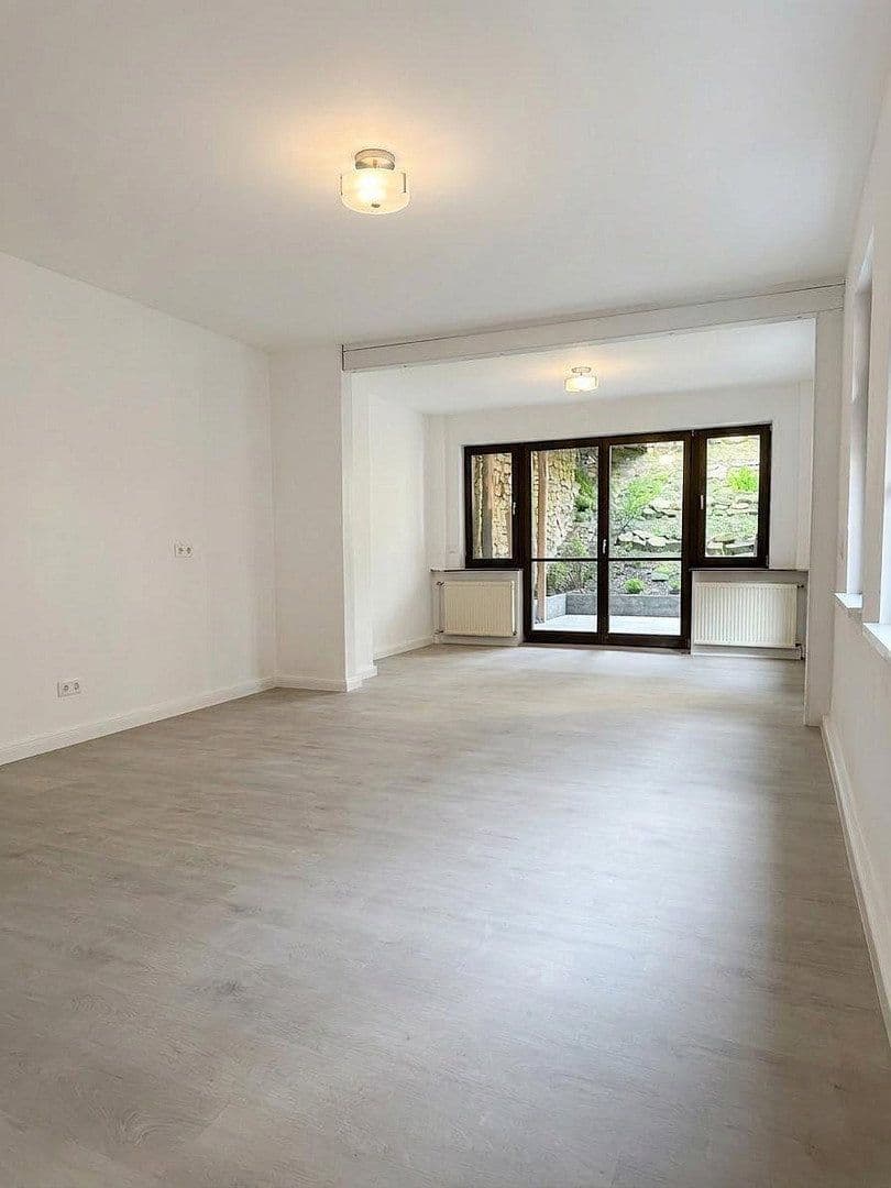 Pronájem bytu 3+1 87 m², Heidenberg 89, Apolda, Durynsko Pronájem bytu 3+1 87 m², Heidenberg 89, Apolda, Durynsko