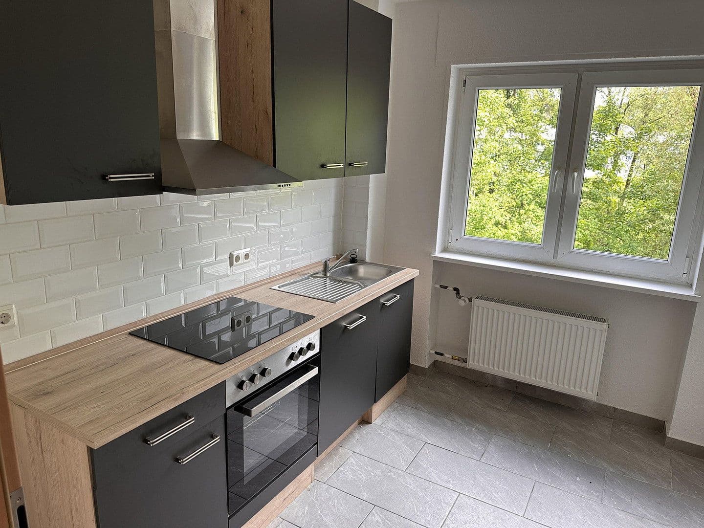 Pronájem bytu 5+1 87 m², Burger Landstrasse 58, Herborn, Hessen Pronájem bytu 5+1 87 m², Burger Landstrasse 58, Herborn, Hessen