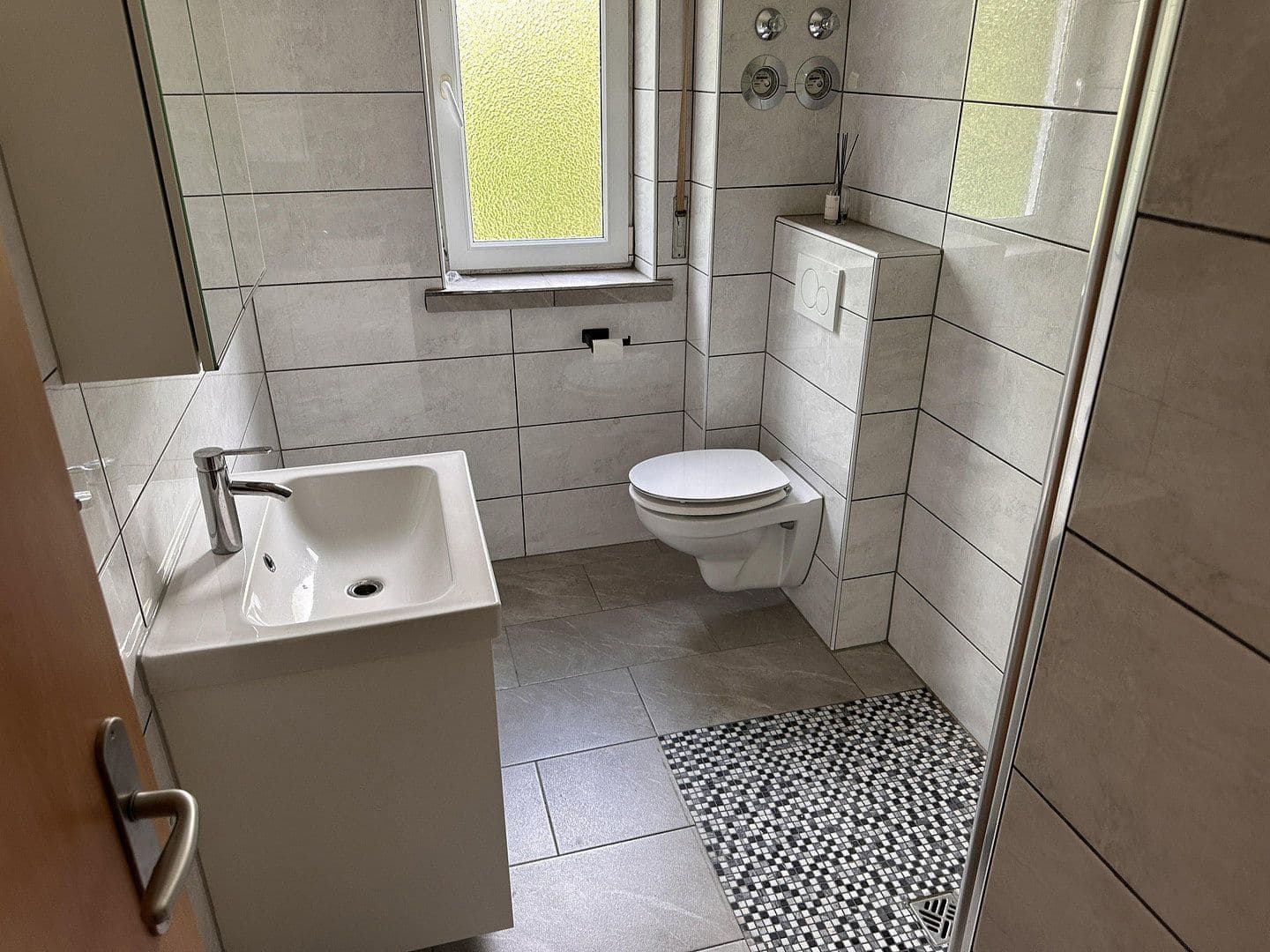 Pronájem bytu 5+1 87 m², Burger Landstrasse 58, Herborn, Hessen Pronájem bytu 5+1 87 m², Burger Landstrasse 58, Herborn, Hessen