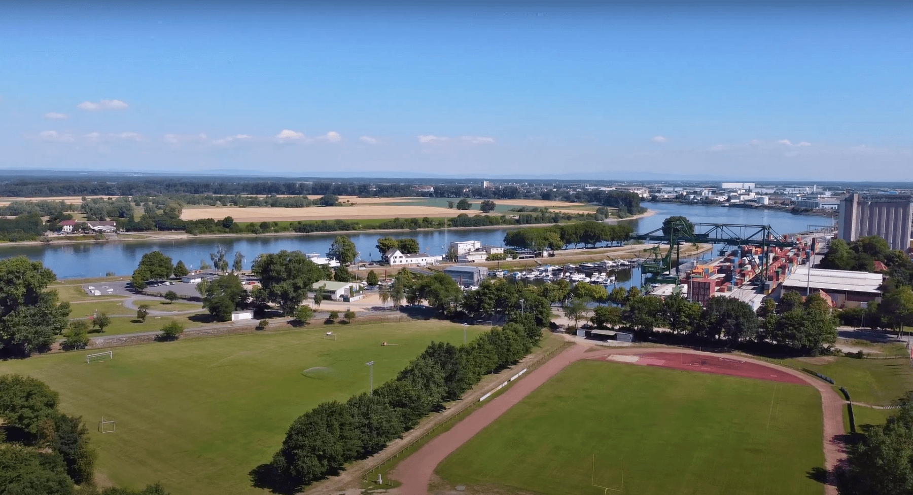 Prodej domu 245 m², pozemek 1.147 m², Gernsheim, Hessen Prodej domu 245 m², pozemek 1.147 m², Gernsheim, Hessen