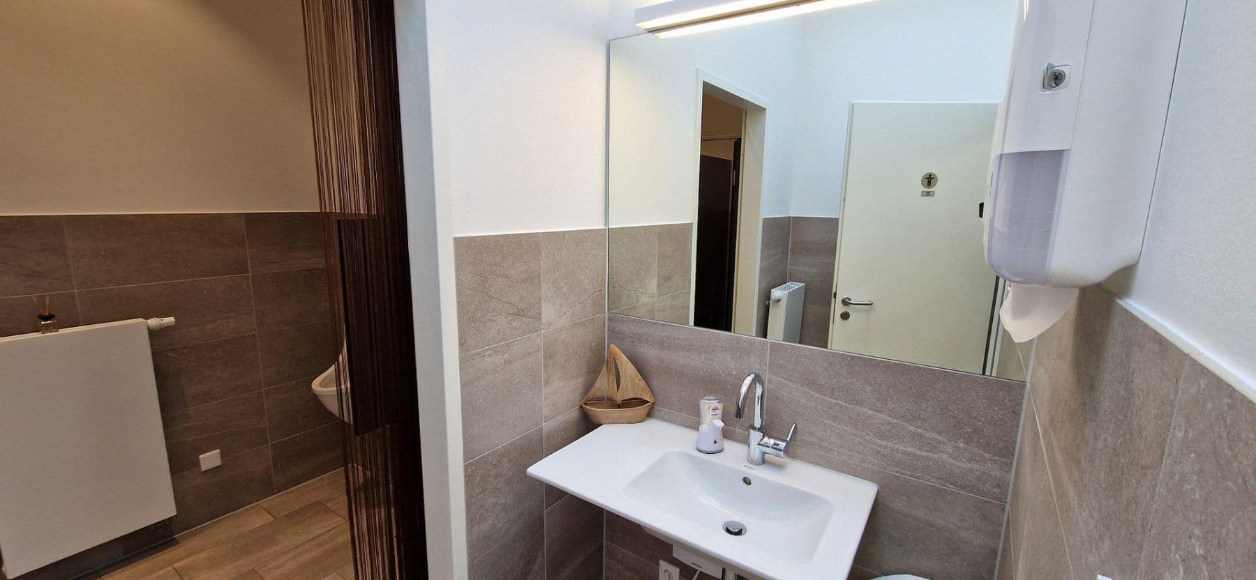 Pronájem kanceláře 1.160 m², Hürth, Severní Porýní-Vestfálsko Pronájem kanceláře 1.160 m², Hürth, Severní Porýní-Vestfálsko
