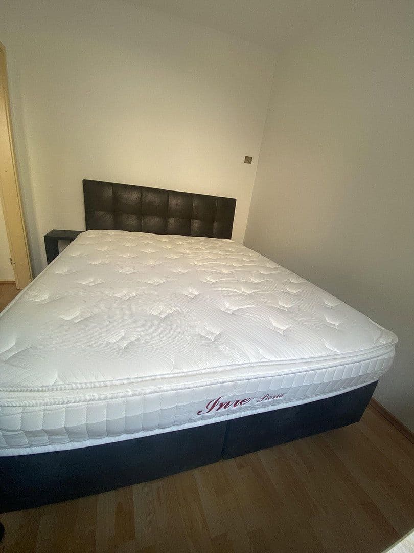 Pronájem bytu 2+1 50 m², Köln, Severní Porýní-Vestfálsko Pronájem bytu 2+1 50 m², Köln, Severní Porýní-Vestfálsko