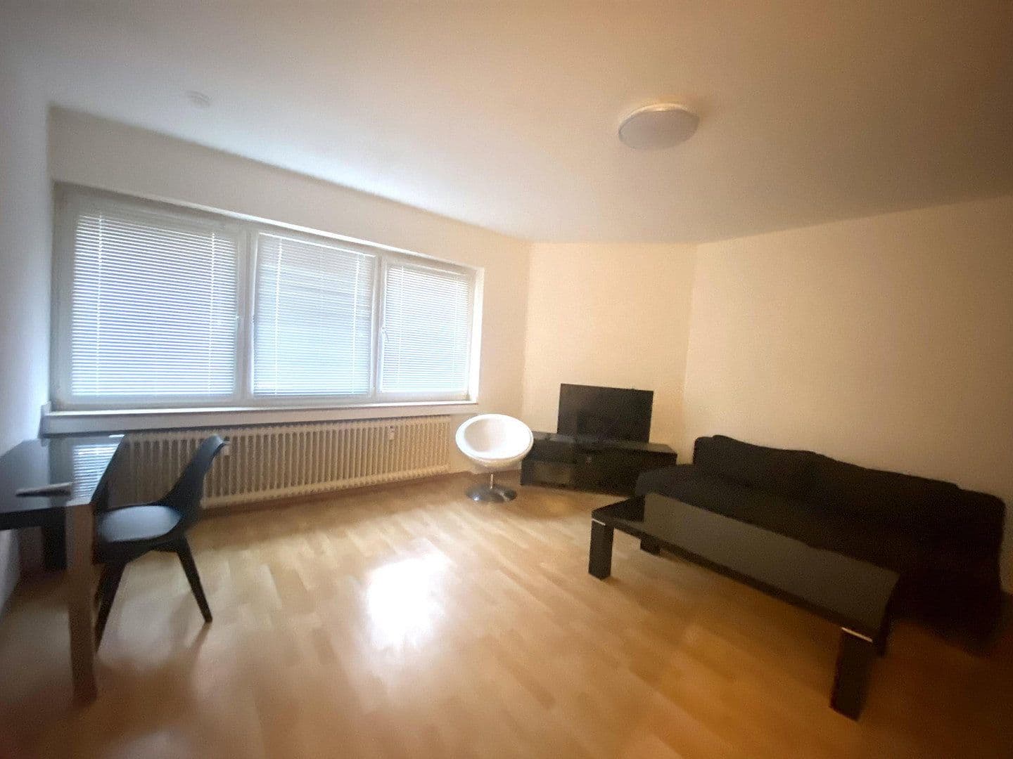Pronájem bytu 2+1 50 m², Köln, Severní Porýní-Vestfálsko Pronájem bytu 2+1 50 m², Köln, Severní Porýní-Vestfálsko