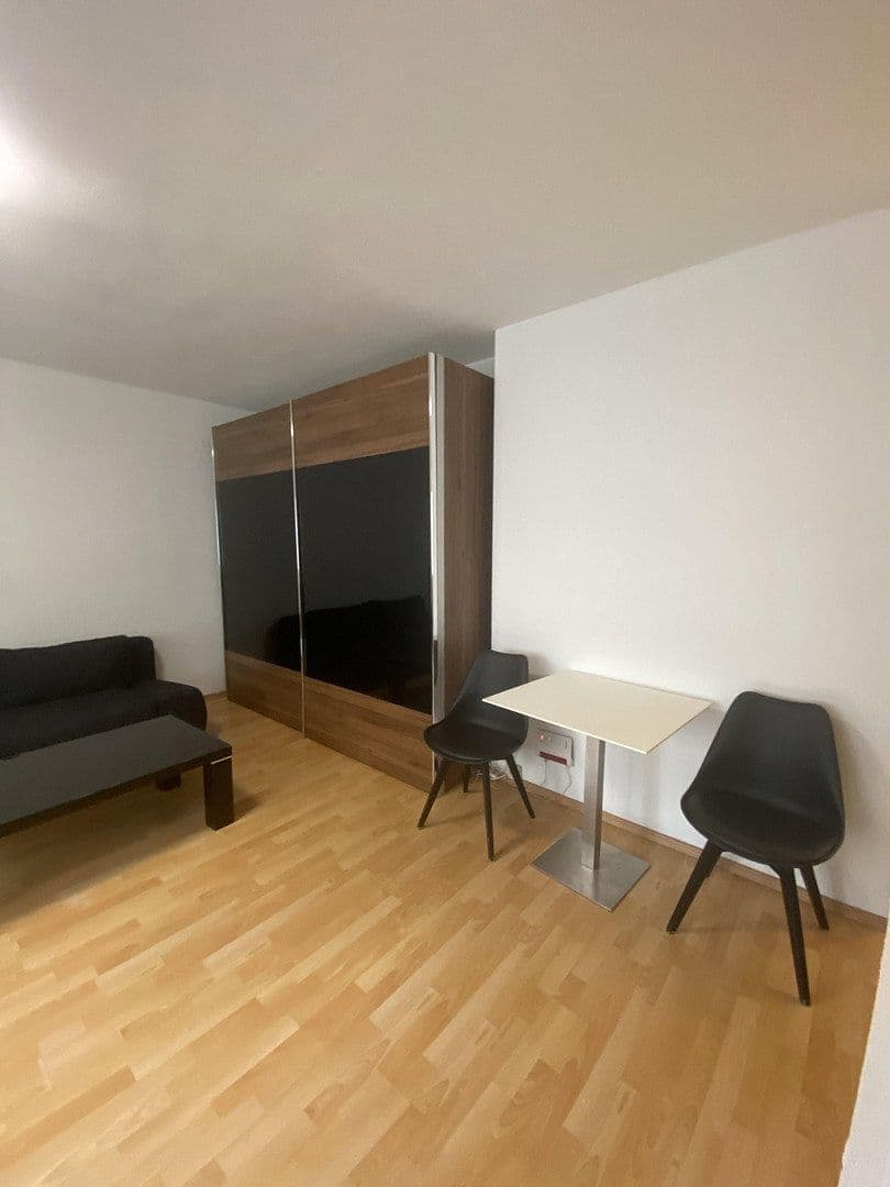 Pronájem bytu 2+1 50 m², Köln, Severní Porýní-Vestfálsko Pronájem bytu 2+1 50 m², Köln, Severní Porýní-Vestfálsko