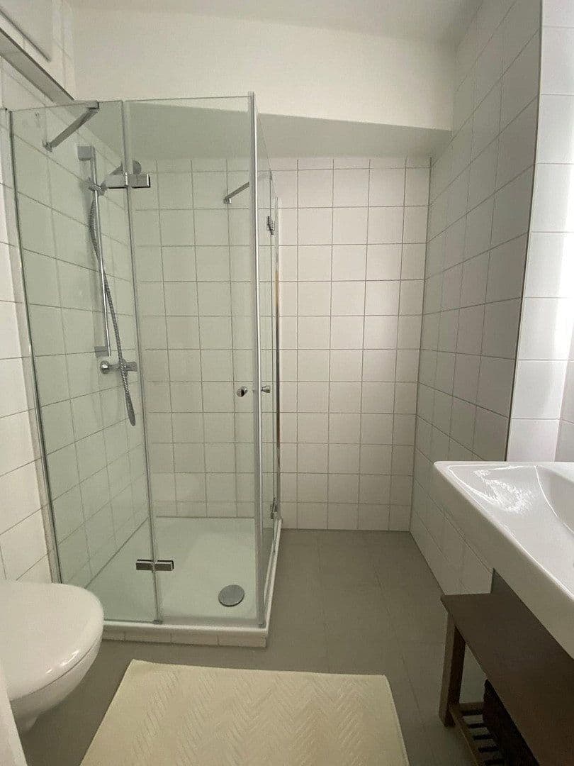 Pronájem bytu 2+1 50 m², Köln, Severní Porýní-Vestfálsko Pronájem bytu 2+1 50 m², Köln, Severní Porýní-Vestfálsko