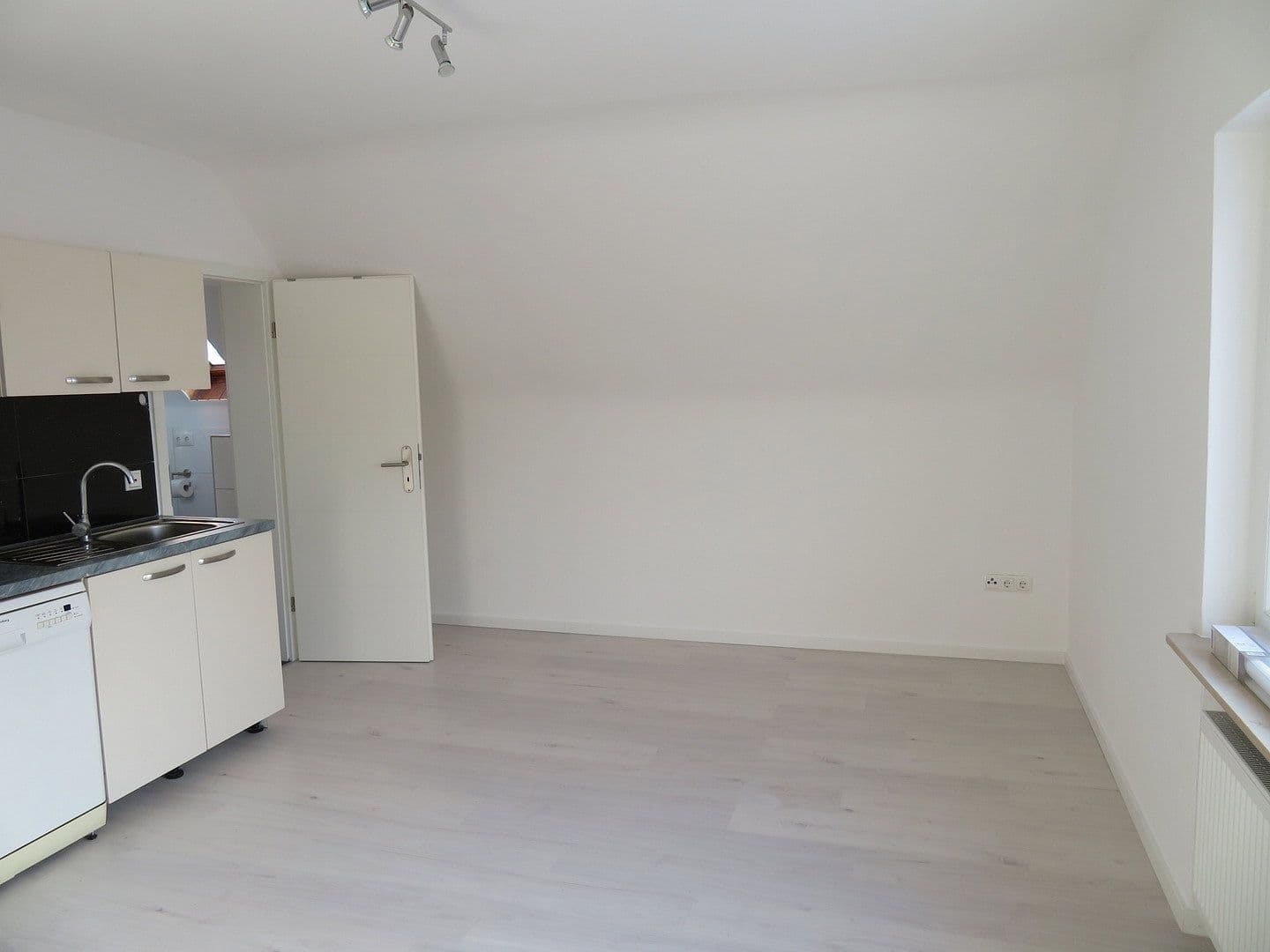 Pronájem bytu 1+1 30 m², Hetzerath, Porýní-Falc Pronájem bytu 1+1 30 m², Hetzerath, Porýní-Falc