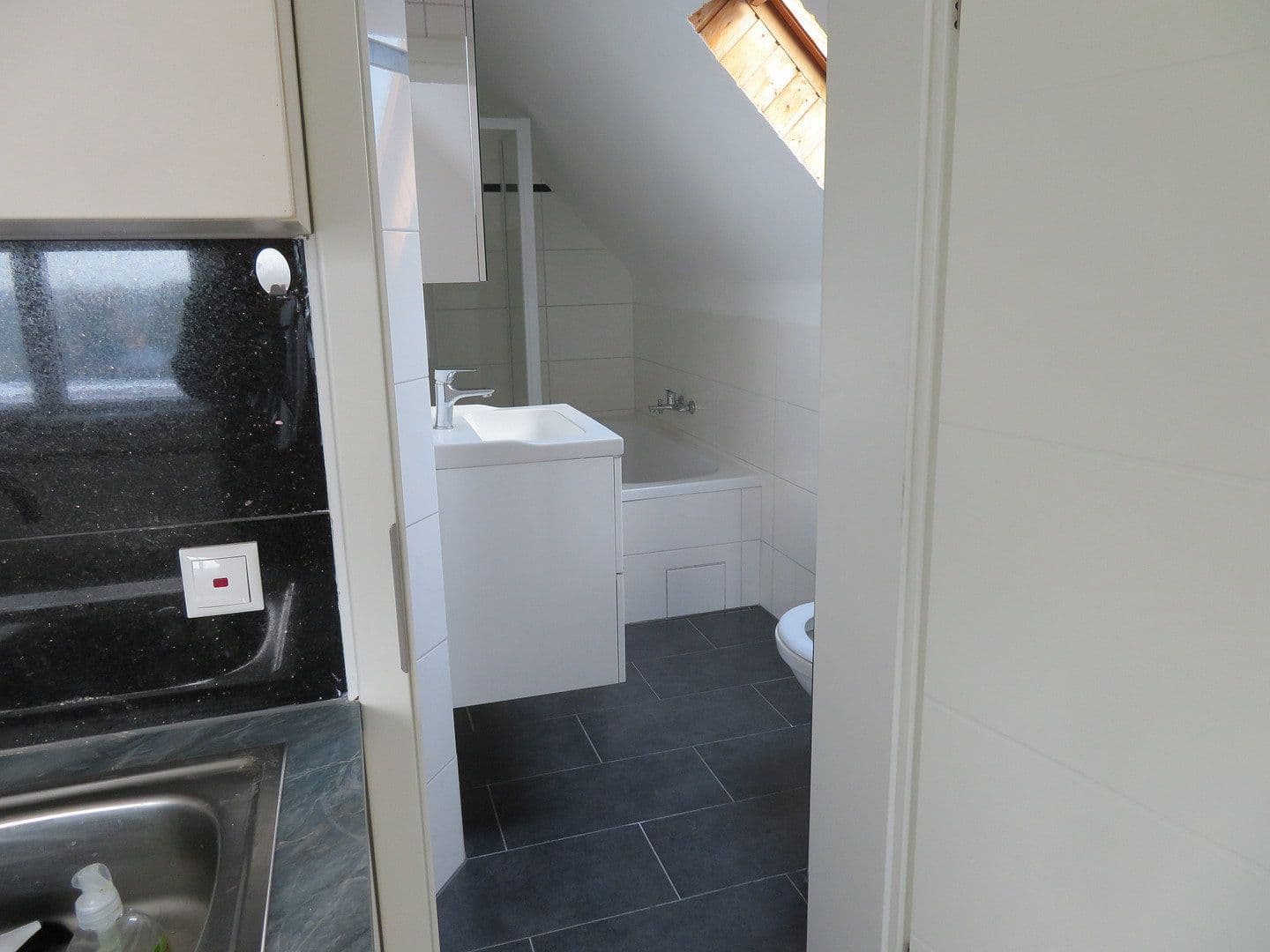 Pronájem bytu 1+1 30 m², Hetzerath, Porýní-Falc Pronájem bytu 1+1 30 m², Hetzerath, Porýní-Falc
