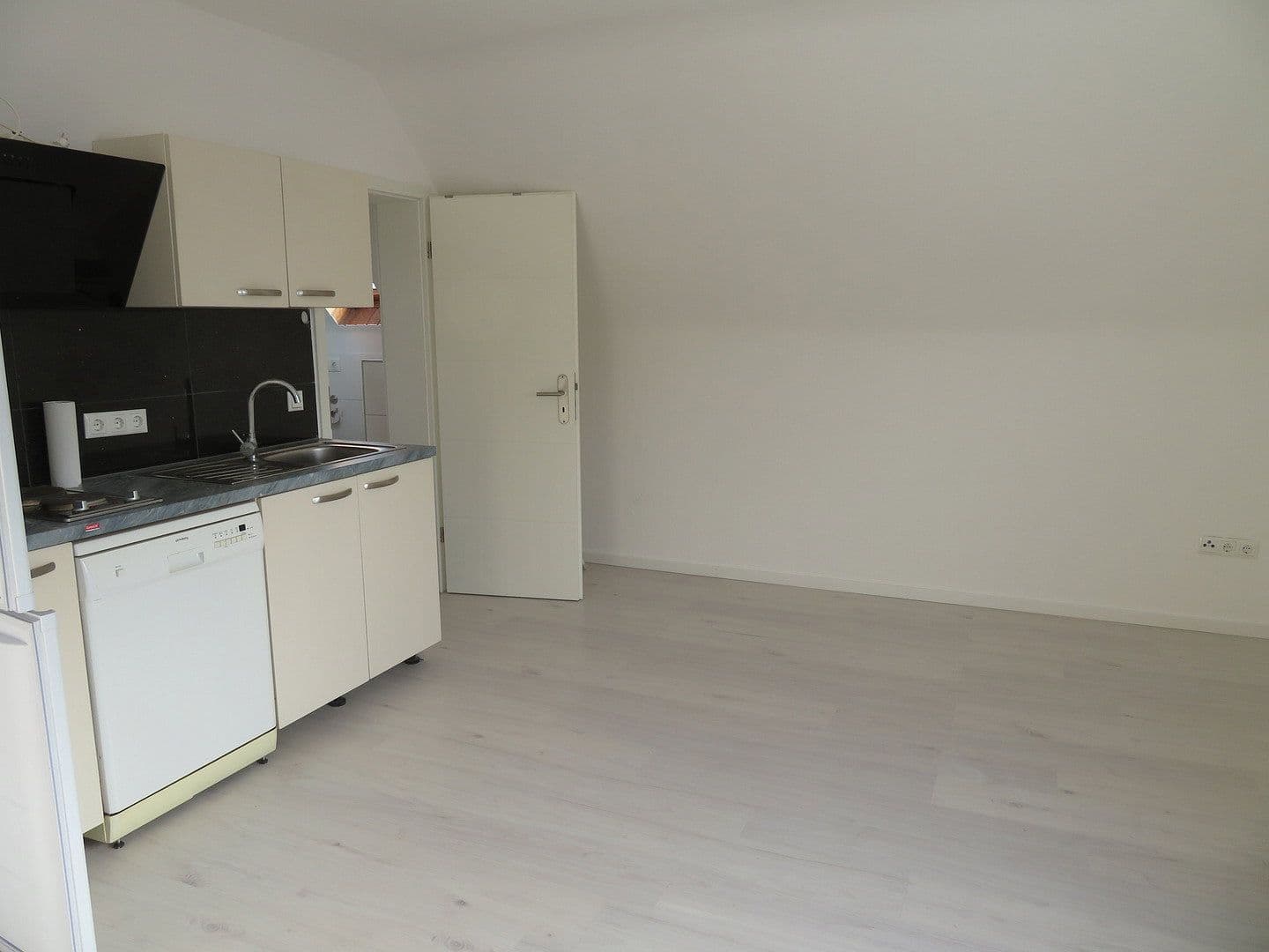 Pronájem bytu 1+1 30 m², Hetzerath, Porýní-Falc Pronájem bytu 1+1 30 m², Hetzerath, Porýní-Falc
