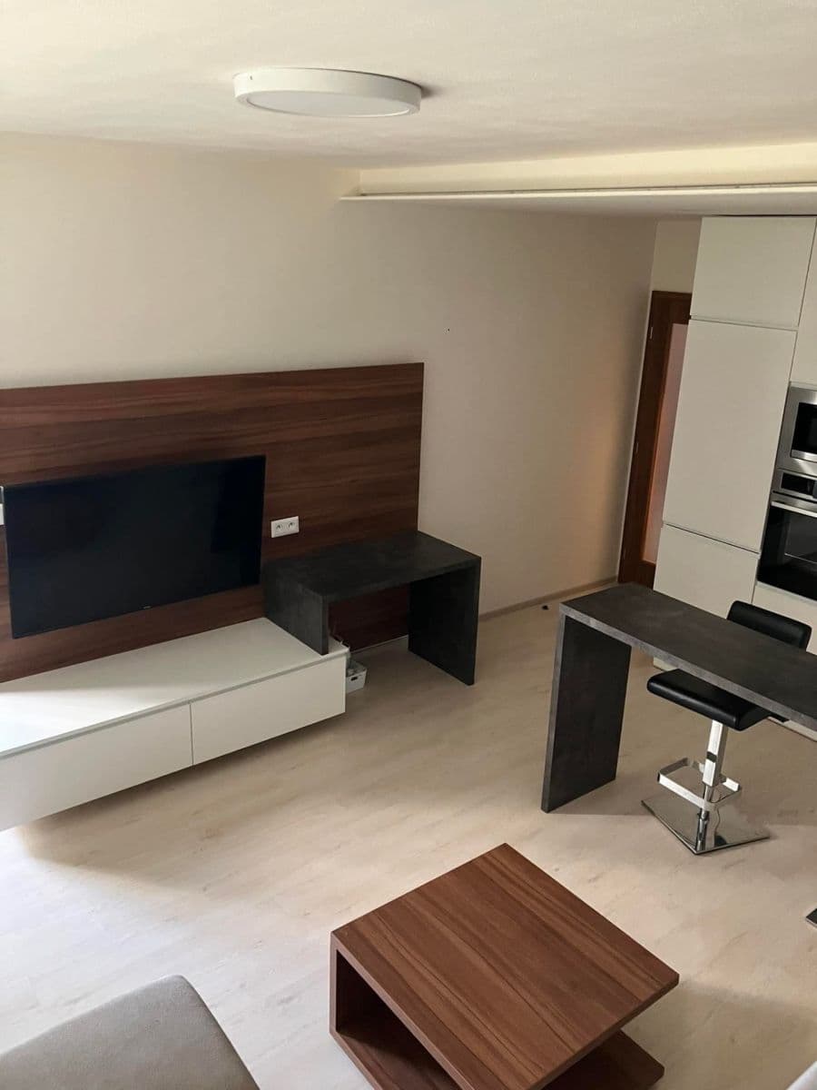 Pronájem bytu 2+kk 50 m², Karla Kryla, Brno, Jihomoravský kraj Pronájem bytu 2+kk 50 m², Karla Kryla, Brno, Jihomoravský kraj