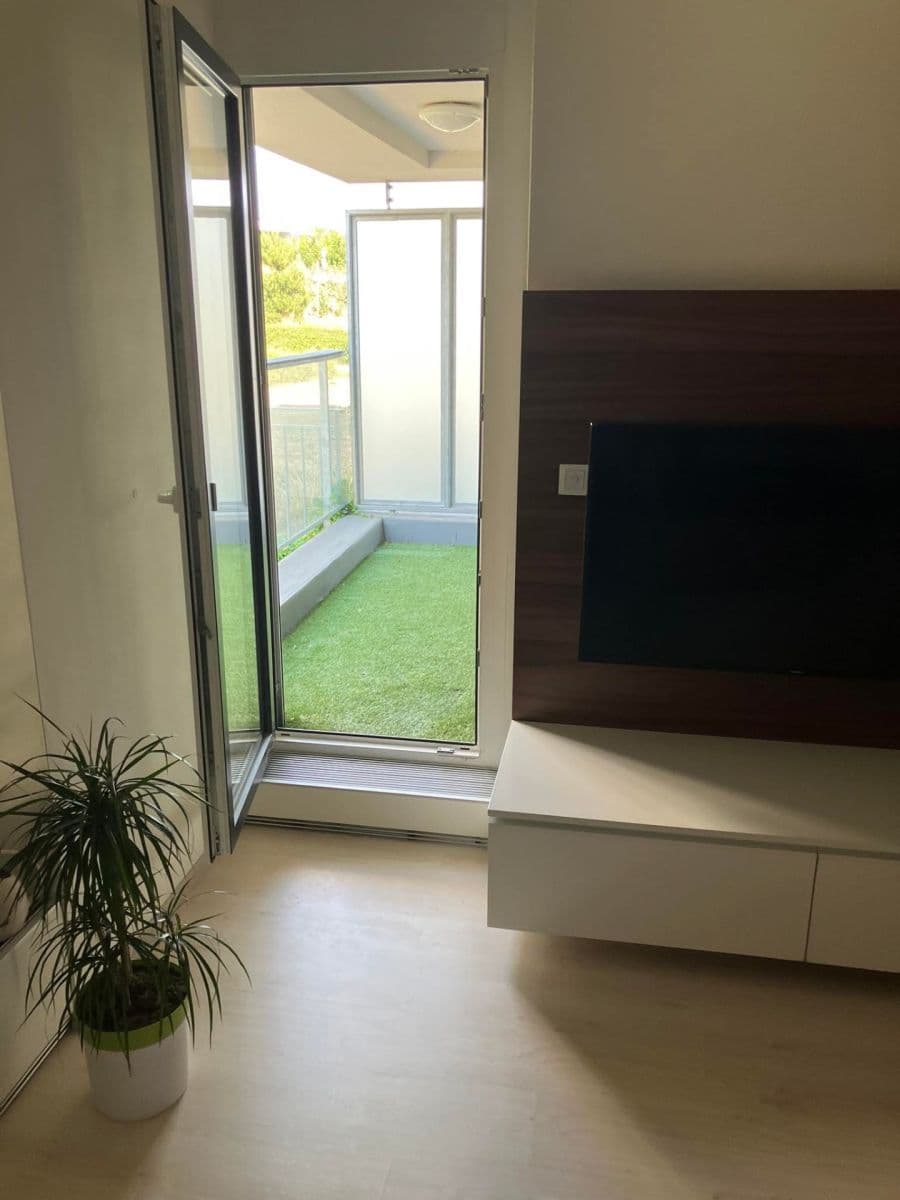 Pronájem bytu 2+kk 50 m², Karla Kryla, Brno, Jihomoravský kraj Pronájem bytu 2+kk 50 m², Karla Kryla, Brno, Jihomoravský kraj