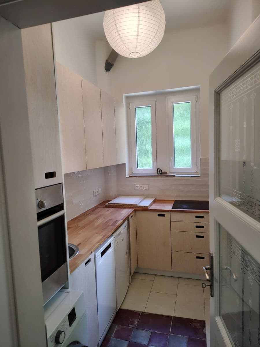 Pronájem bytu 2+1 52 m², Táborská, Praha, Praha Pronájem bytu 2+1 52 m², Táborská, Praha, Praha
