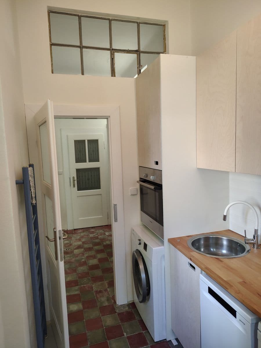 Pronájem bytu 2+1 52 m², Táborská, Praha, Praha Pronájem bytu 2+1 52 m², Táborská, Praha, Praha