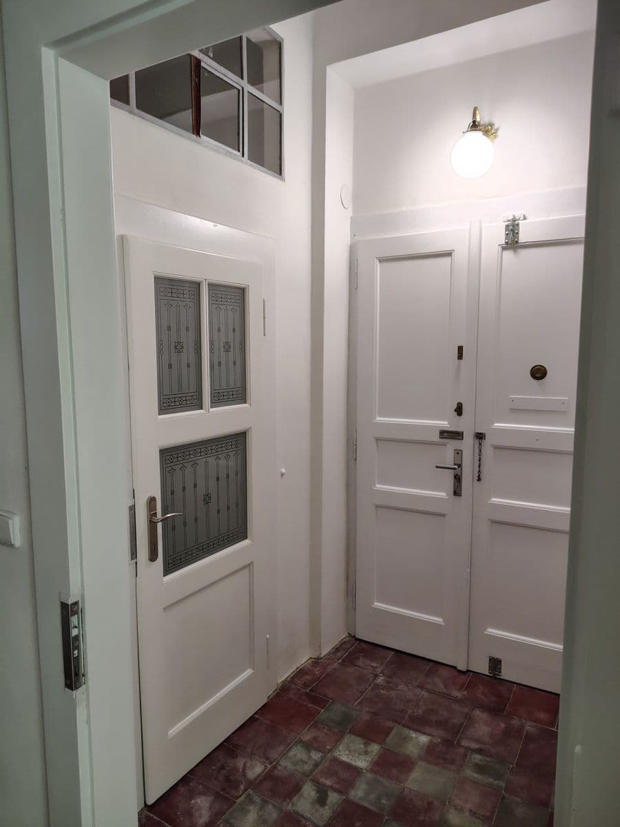 Pronájem bytu 2+1 52 m², Táborská, Praha, Praha Pronájem bytu 2+1 52 m², Táborská, Praha, Praha