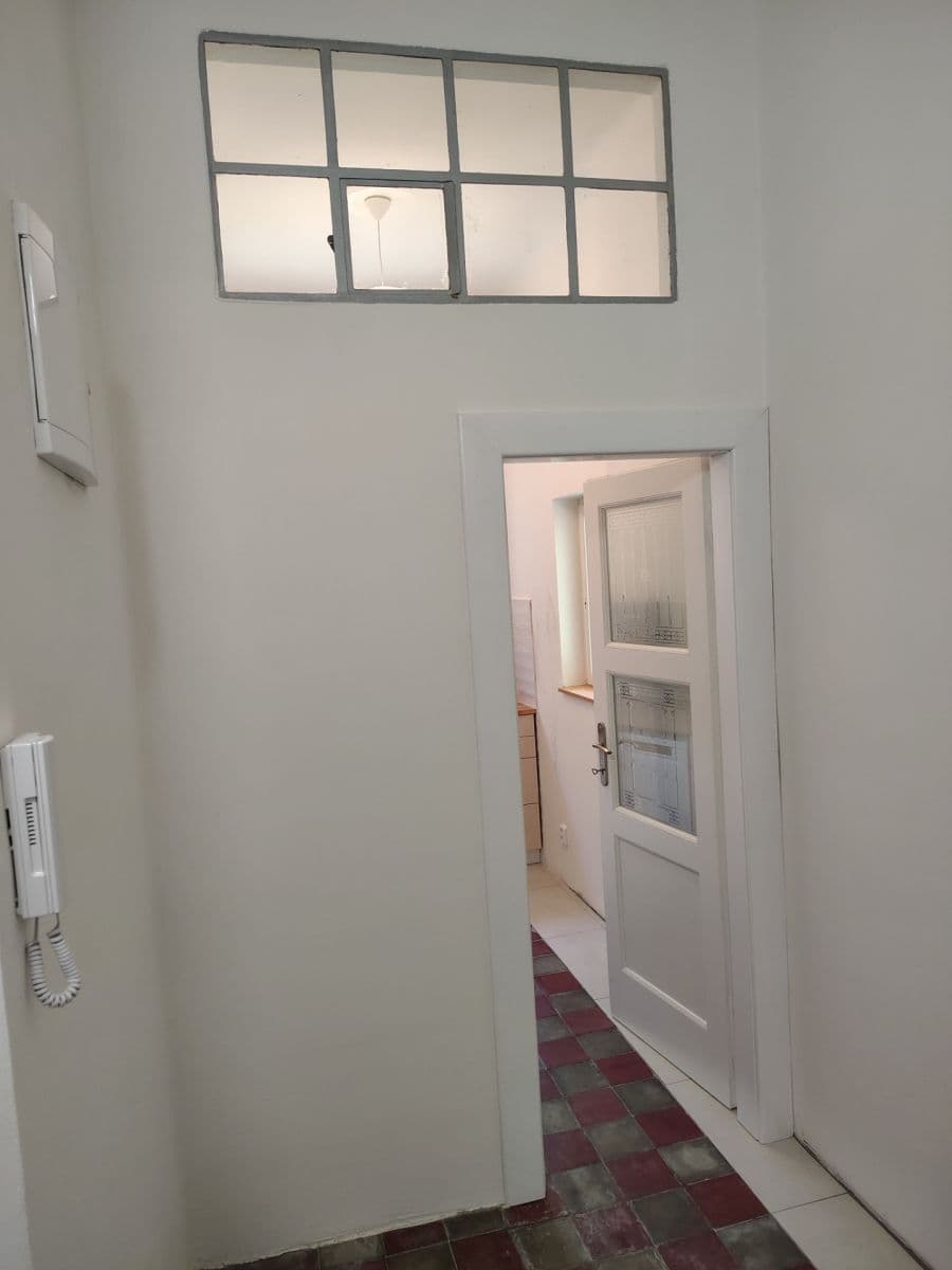 Pronájem bytu 2+1 52 m², Táborská, Praha, Praha Pronájem bytu 2+1 52 m², Táborská, Praha, Praha