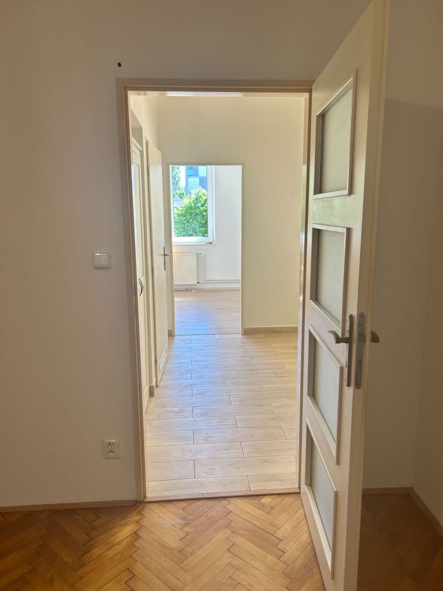 Pronájem bytu 1+1 45 m², V Nových Vokovicích, Praha, Praha Pronájem bytu 1+1 45 m², V Nových Vokovicích, Praha, Praha