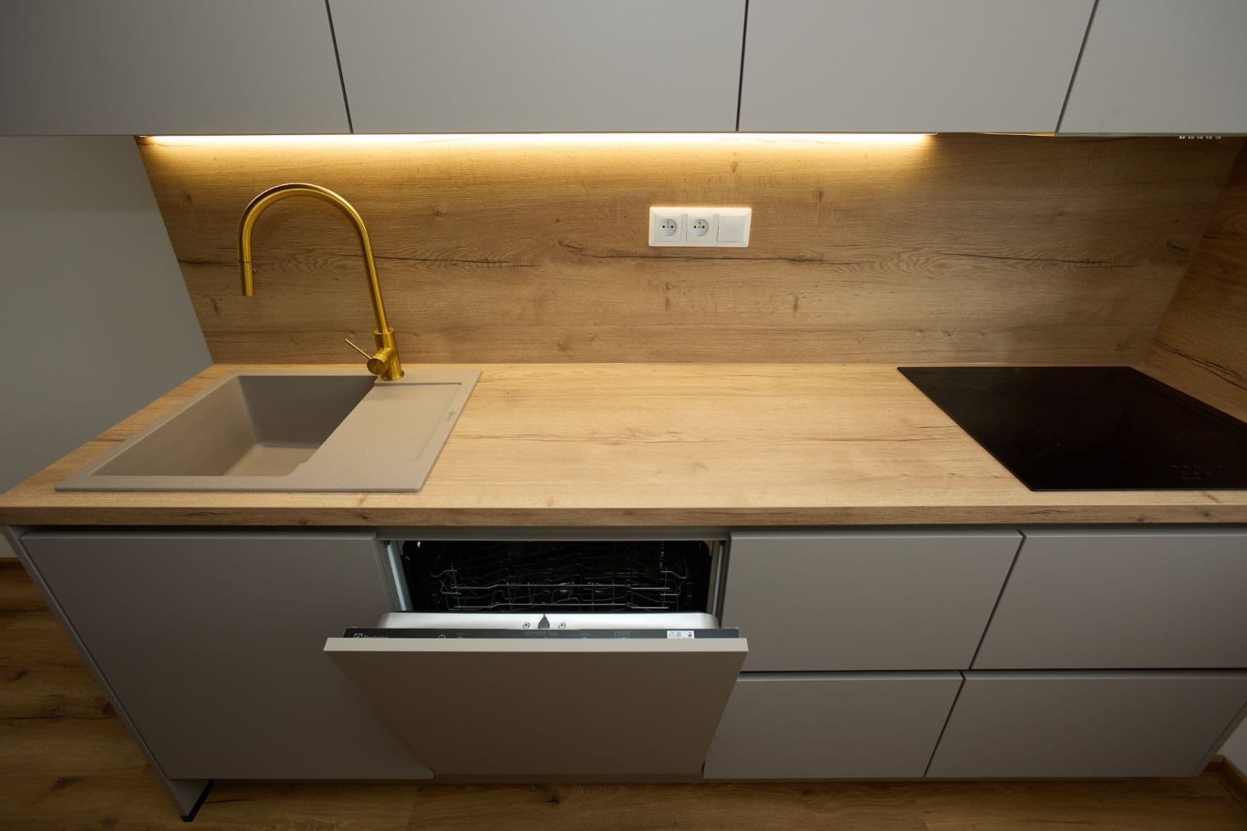 Prodej bytu 2+1 54 m², Čihákova, Praha, Praha Prodej bytu 2+1 54 m², Čihákova, Praha, Praha