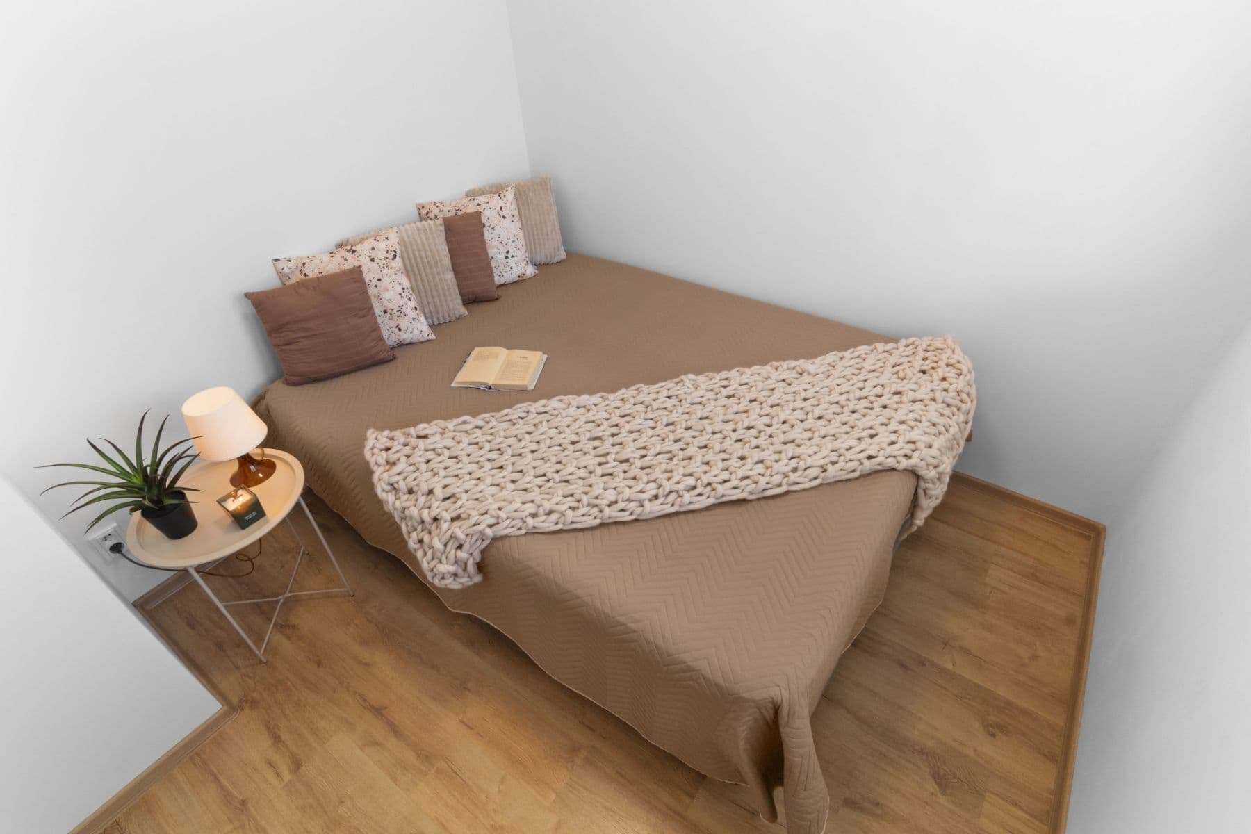 Prodej bytu 2+kk 34 m², Na Vavřinci, Slaný, Středočeský kraj Prodej bytu 2+kk 34 m², Na Vavřinci, Slaný, Středočeský kraj