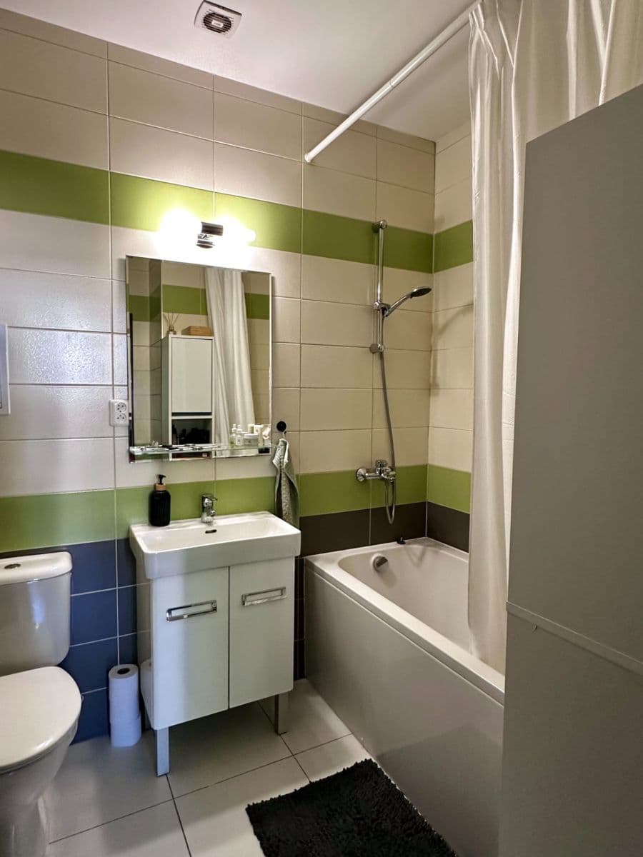 Pronájem bytu 1+kk 27 m², Kamenická, Praha, Praha Pronájem bytu 1+kk 27 m², Kamenická, Praha, Praha