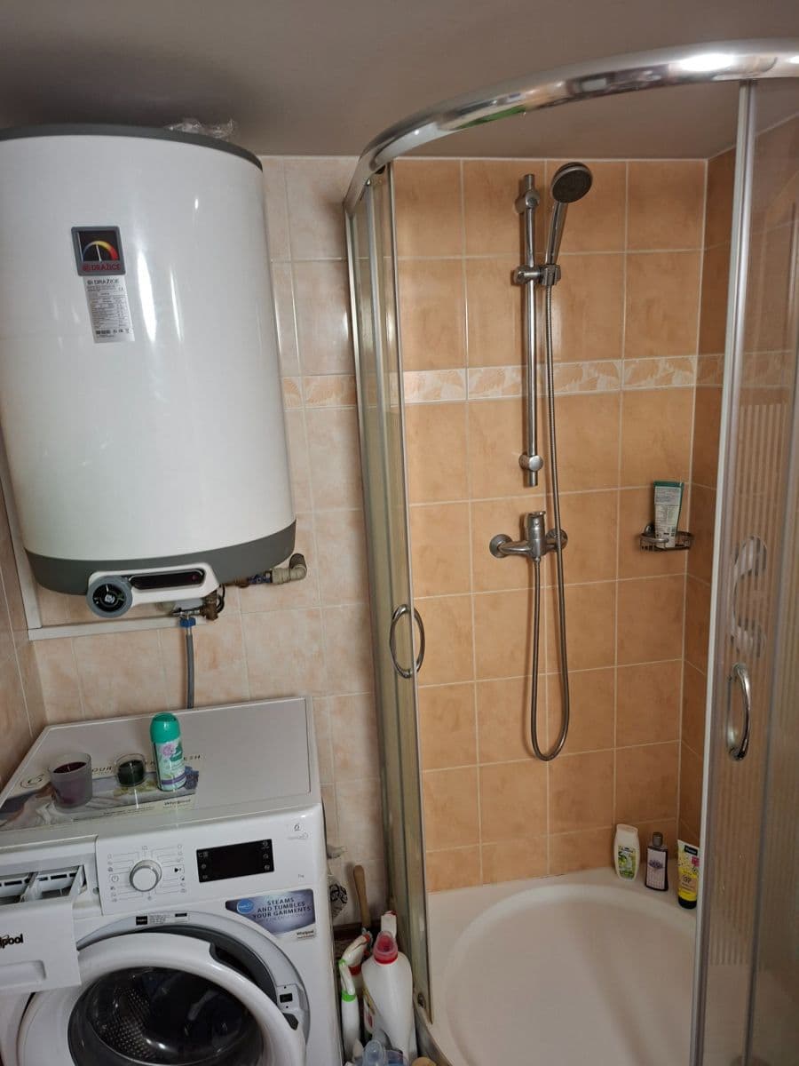 Prodej chaty, chalupy 39 m², pozemek 469 m², Velké Popovice, Středočeský kraj Prodej chaty, chalupy 39 m², pozemek 469 m², Velké Popovice, Středočeský kraj