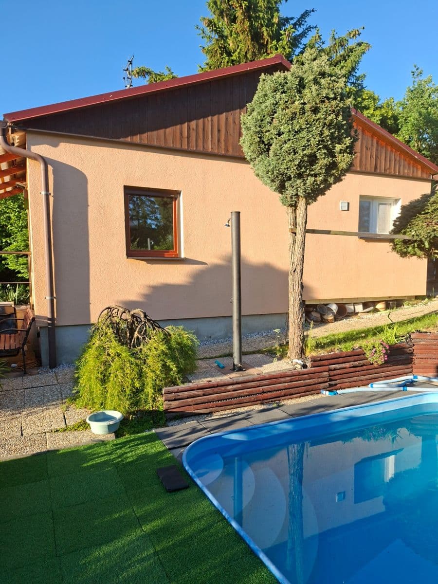 Prodej chaty, chalupy 39 m², pozemek 469 m², Velké Popovice, Středočeský kraj Prodej chaty, chalupy 39 m², pozemek 469 m², Velké Popovice, Středočeský kraj