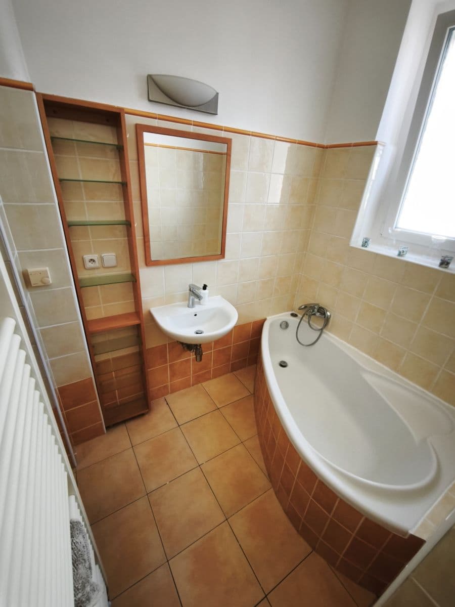 Pronájem bytu 2+kk 56 m², Krátký lán, Praha, Praha Pronájem bytu 2+kk 56 m², Krátký lán, Praha, Praha