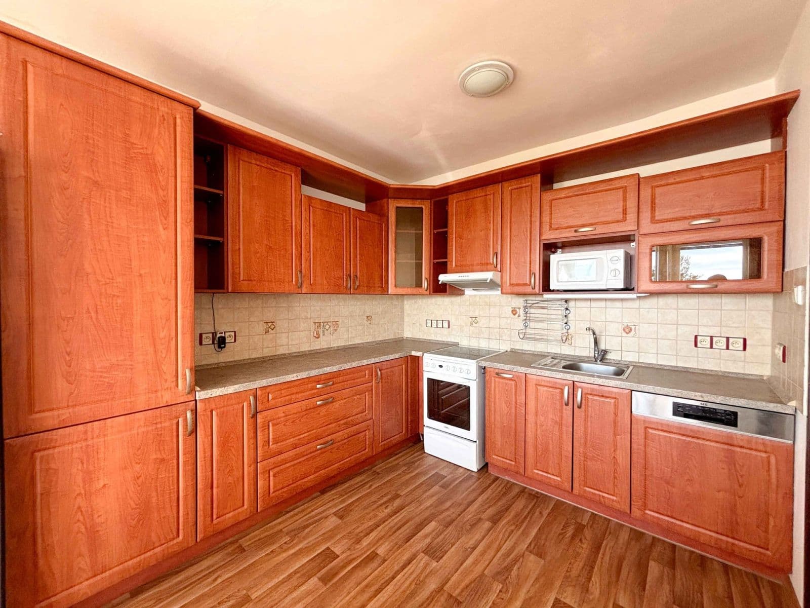 Pronájem bytu 3+kk 72 m², Hlivická, Praha, Praha Pronájem bytu 3+kk 72 m², Hlivická, Praha, Praha