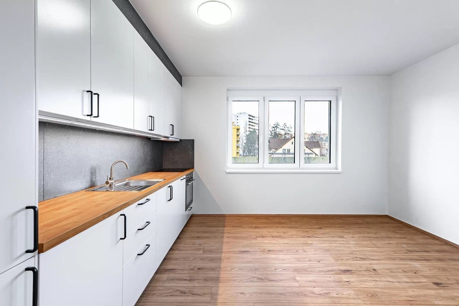 Pronájem bytu 3+kk 61 m², Tovární, Liberec, Liberecký kraj Pronájem bytu 3+kk 61 m², Tovární, Liberec, Liberecký kraj