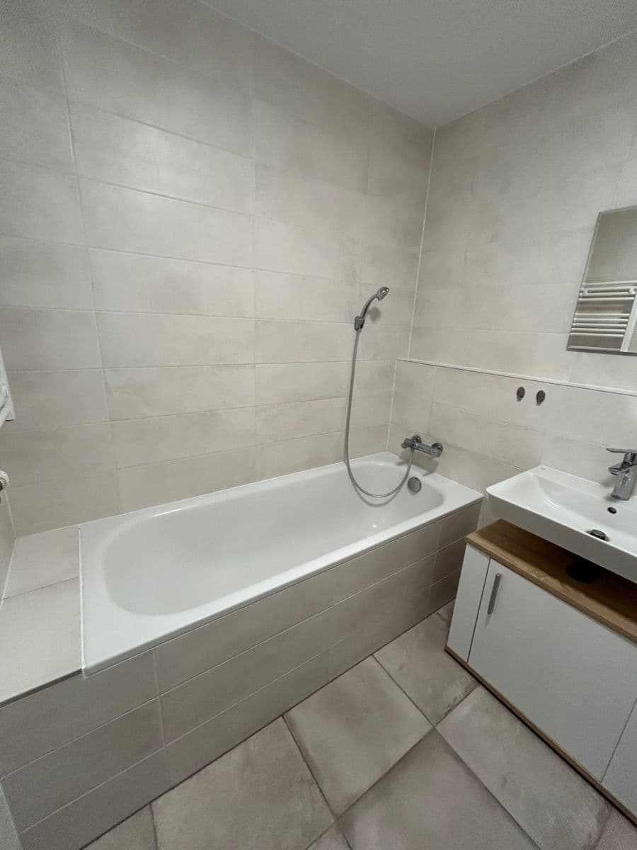 Pronájem bytu 2+1 51 m², Galvaniho, Ružinov, Bratislavský kraj Pronájem bytu 2+1 51 m², Galvaniho, Ružinov, Bratislavský kraj