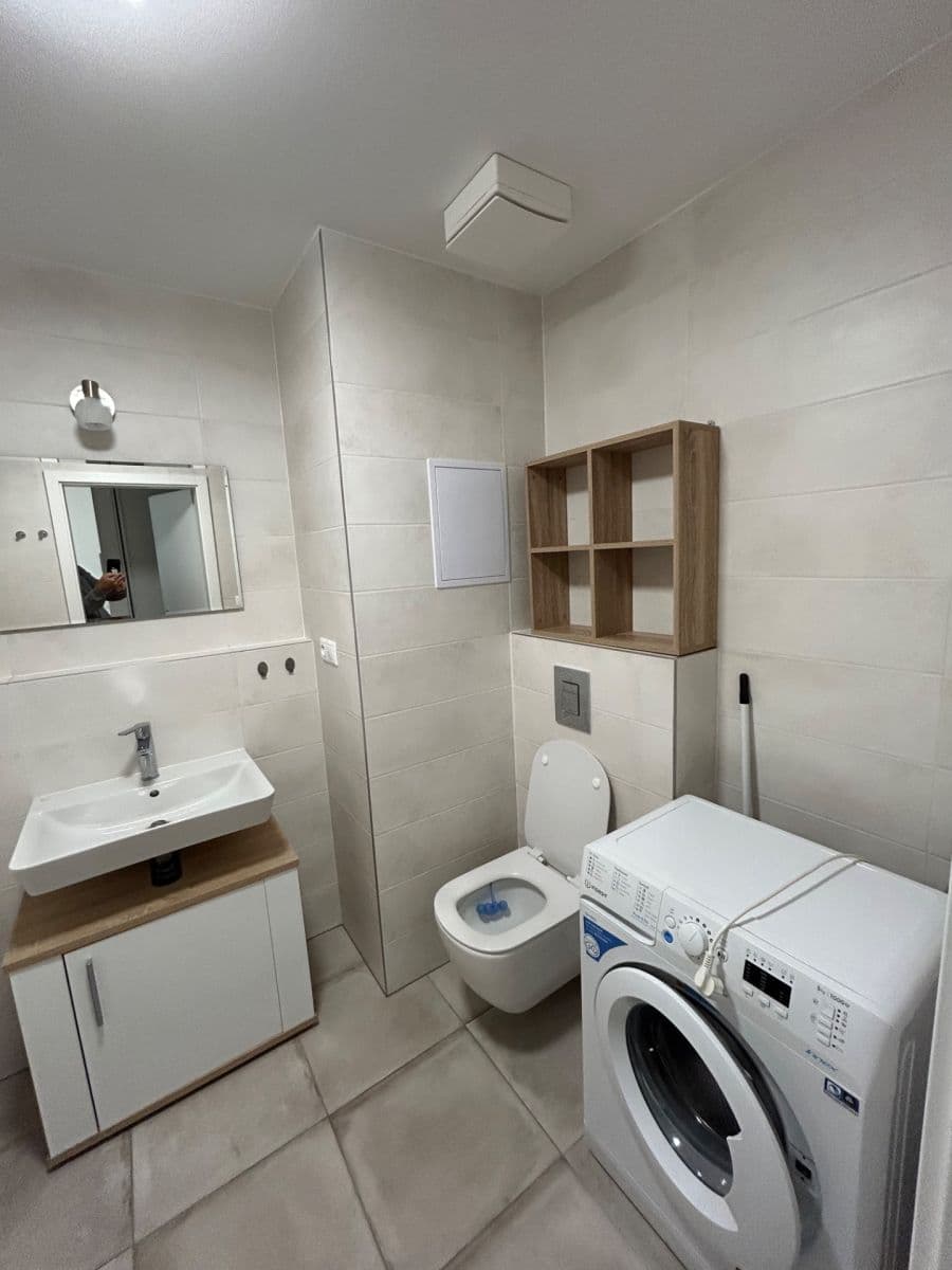 Pronájem bytu 2+1 51 m², Galvaniho, Ružinov, Bratislavský kraj Pronájem bytu 2+1 51 m², Galvaniho, Ružinov, Bratislavský kraj