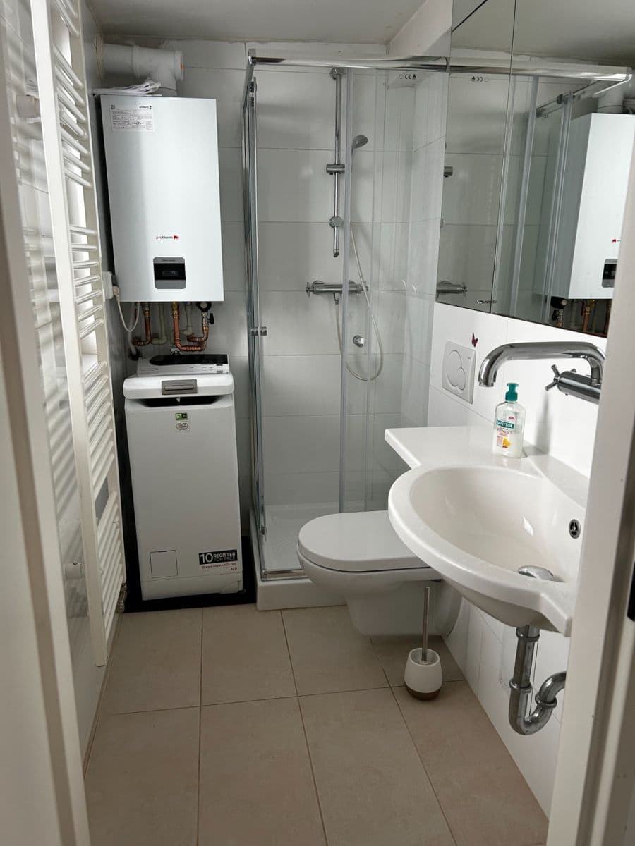 Pronájem bytu 1+kk 27 m², Šlikova, Praha, Praha Pronájem bytu 1+kk 27 m², Šlikova, Praha, Praha